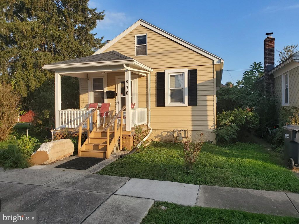 Photo of 930 Spruce Street, Columbia, PA 17512 (MLS # PALA2054936)