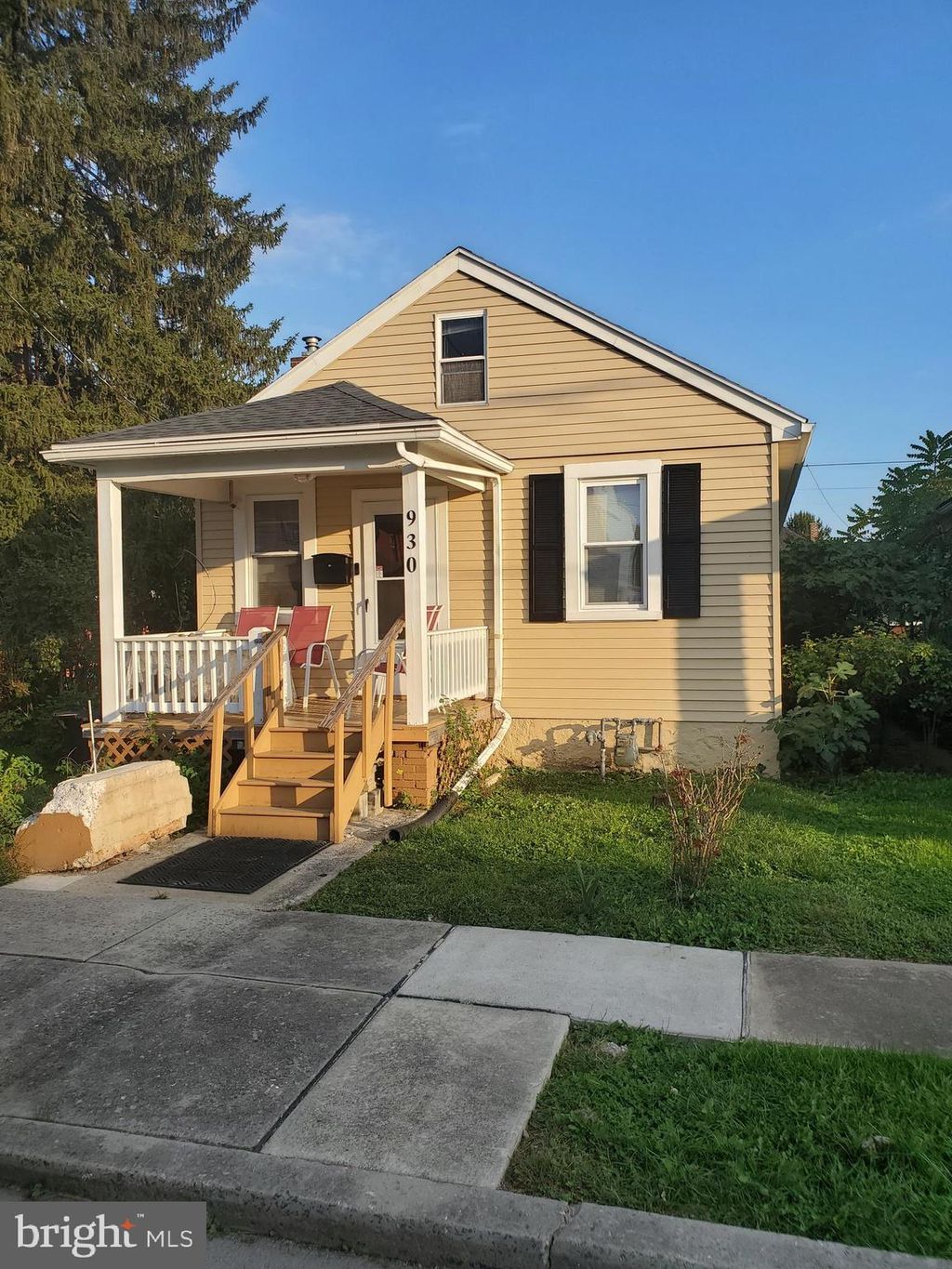 Photo of 930 Spruce Street, Columbia, PA 17512 (MLS # PALA2054936)