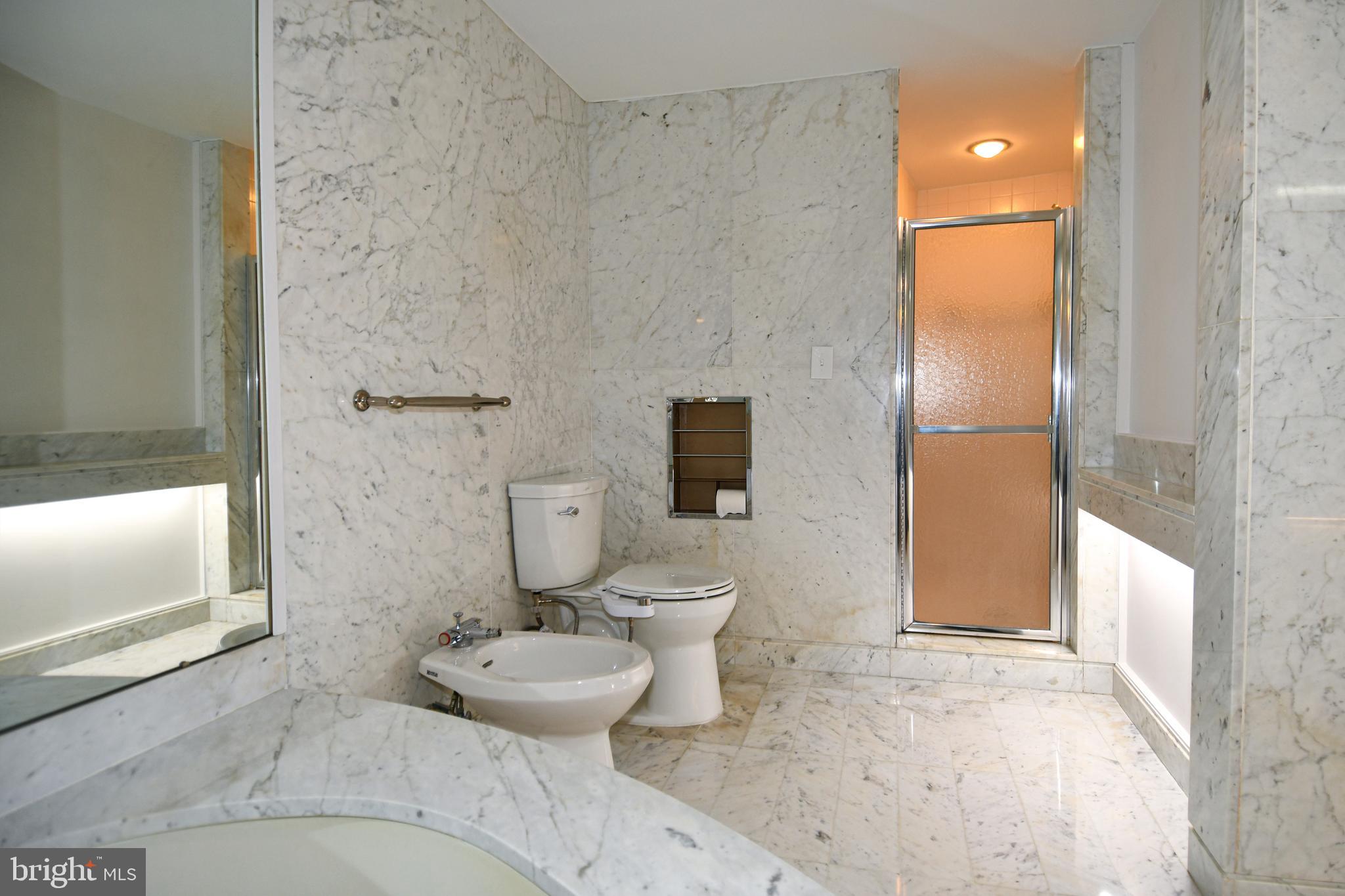 CRYSTAL CITY - Residential