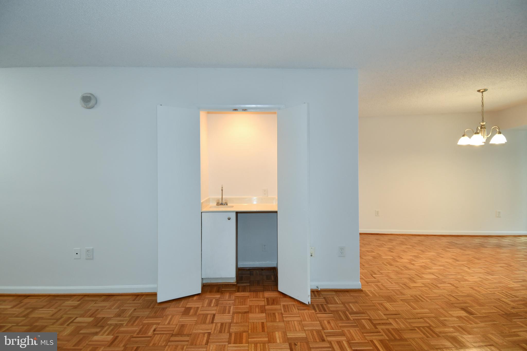 CRYSTAL CITY - Residential