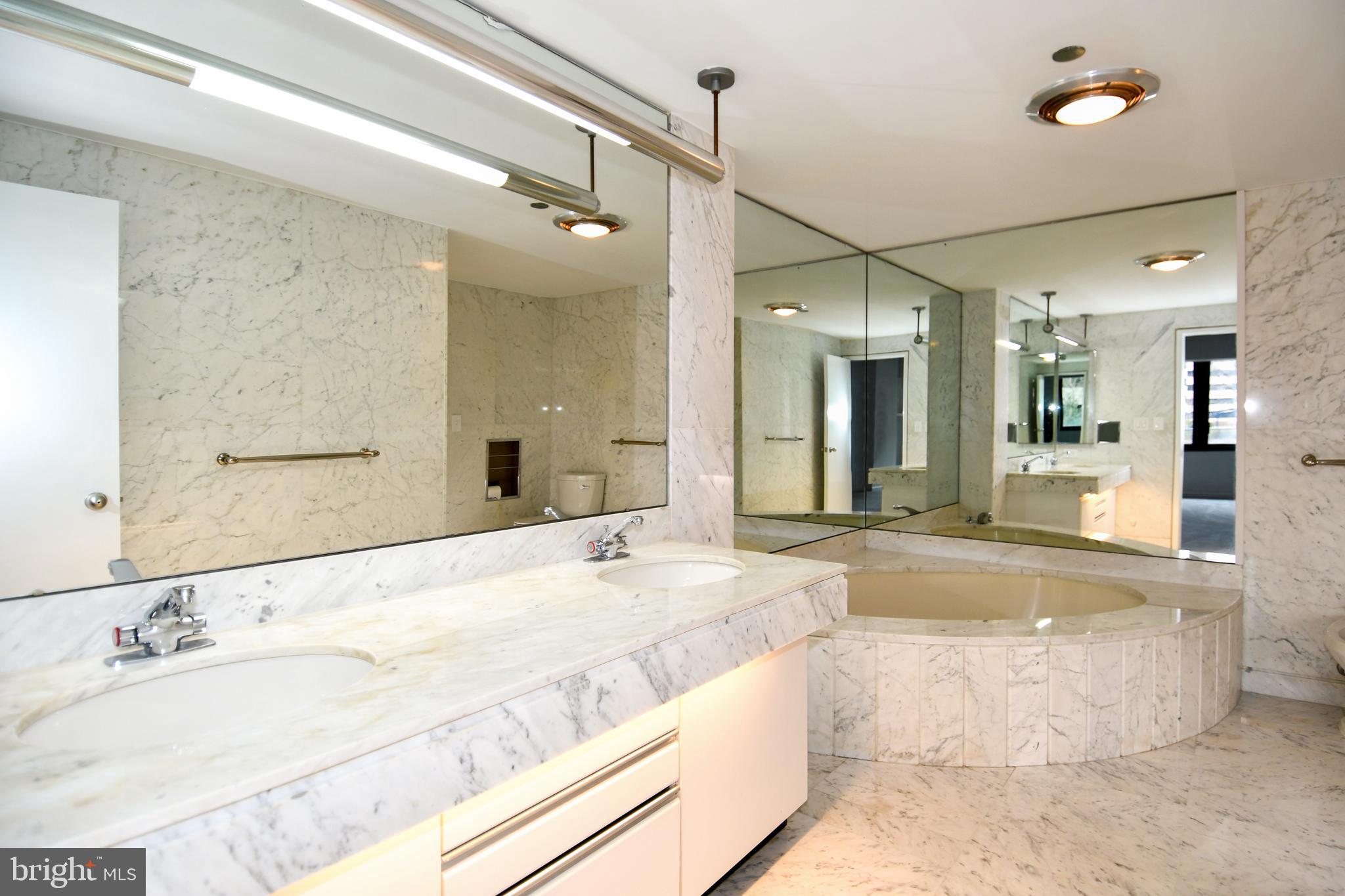 CRYSTAL CITY - Residential