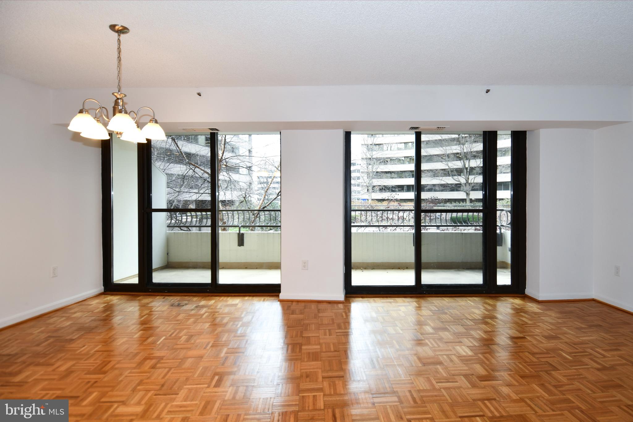 CRYSTAL CITY - Residential