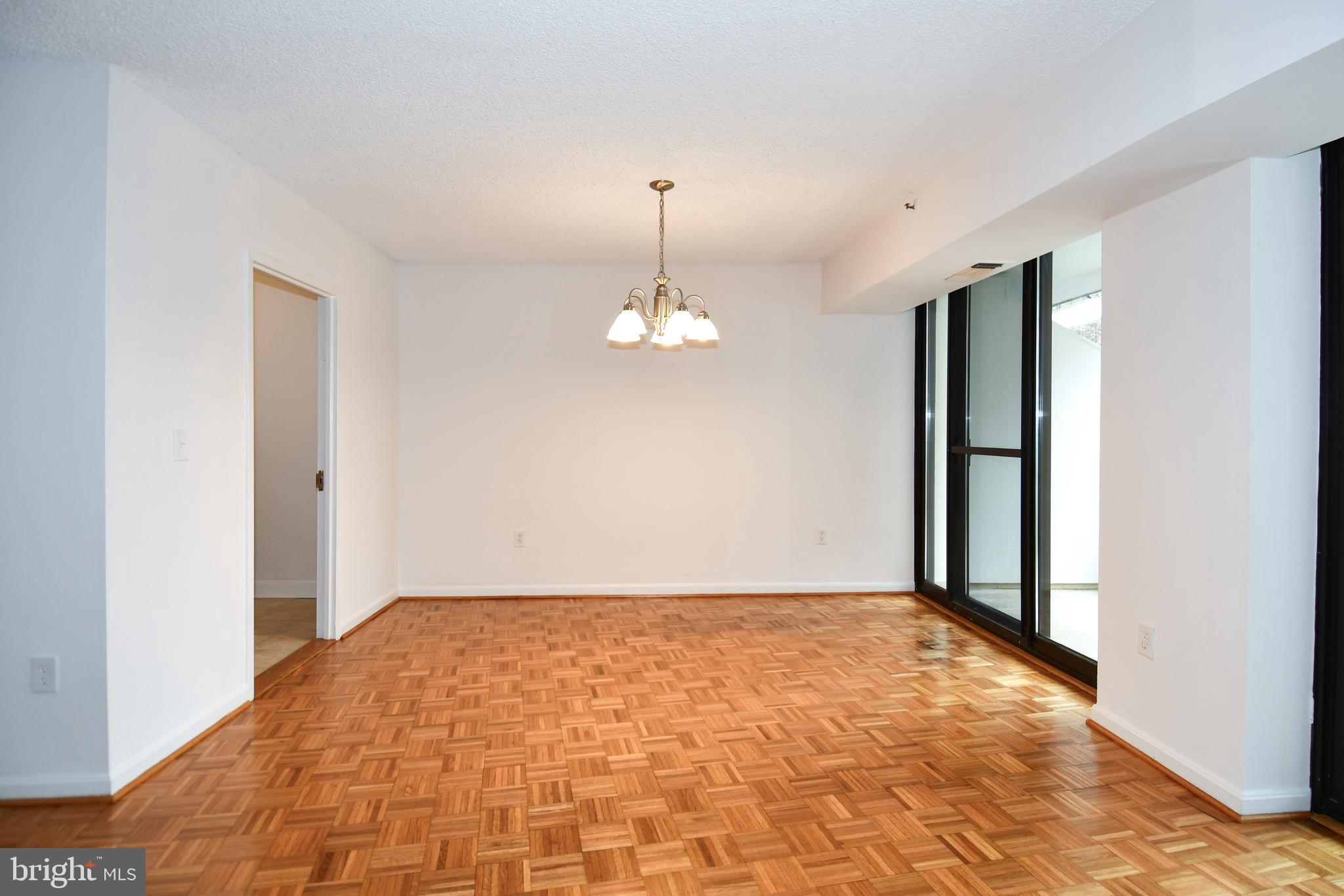 CRYSTAL CITY - Residential