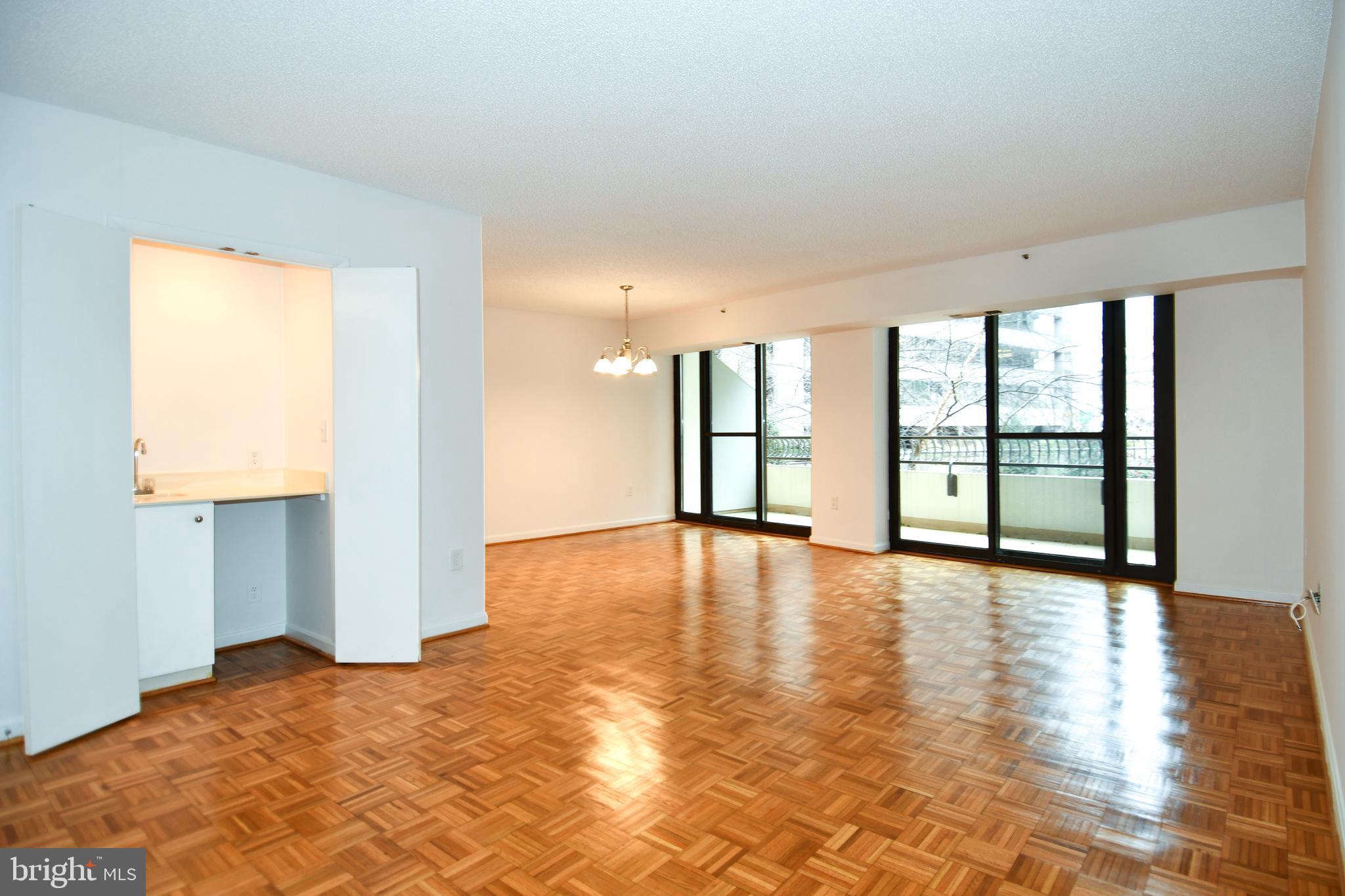 CRYSTAL CITY - Residential