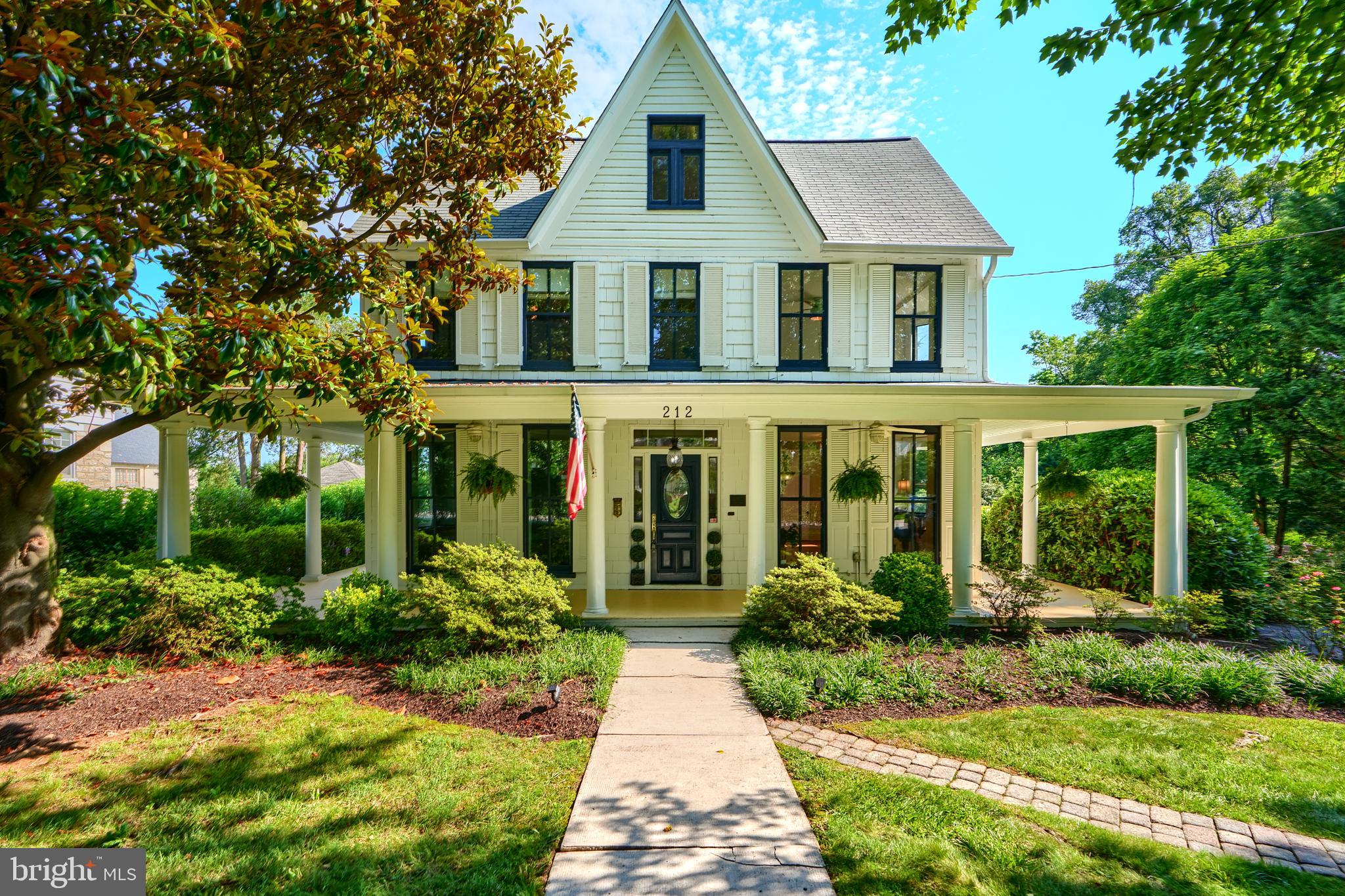 212 W SEMINARY AVENUE