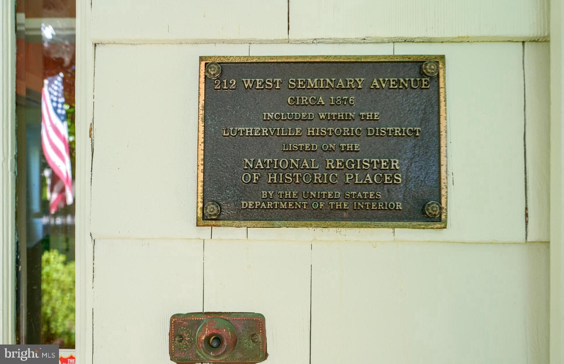212 W SEMINARY AVENUE