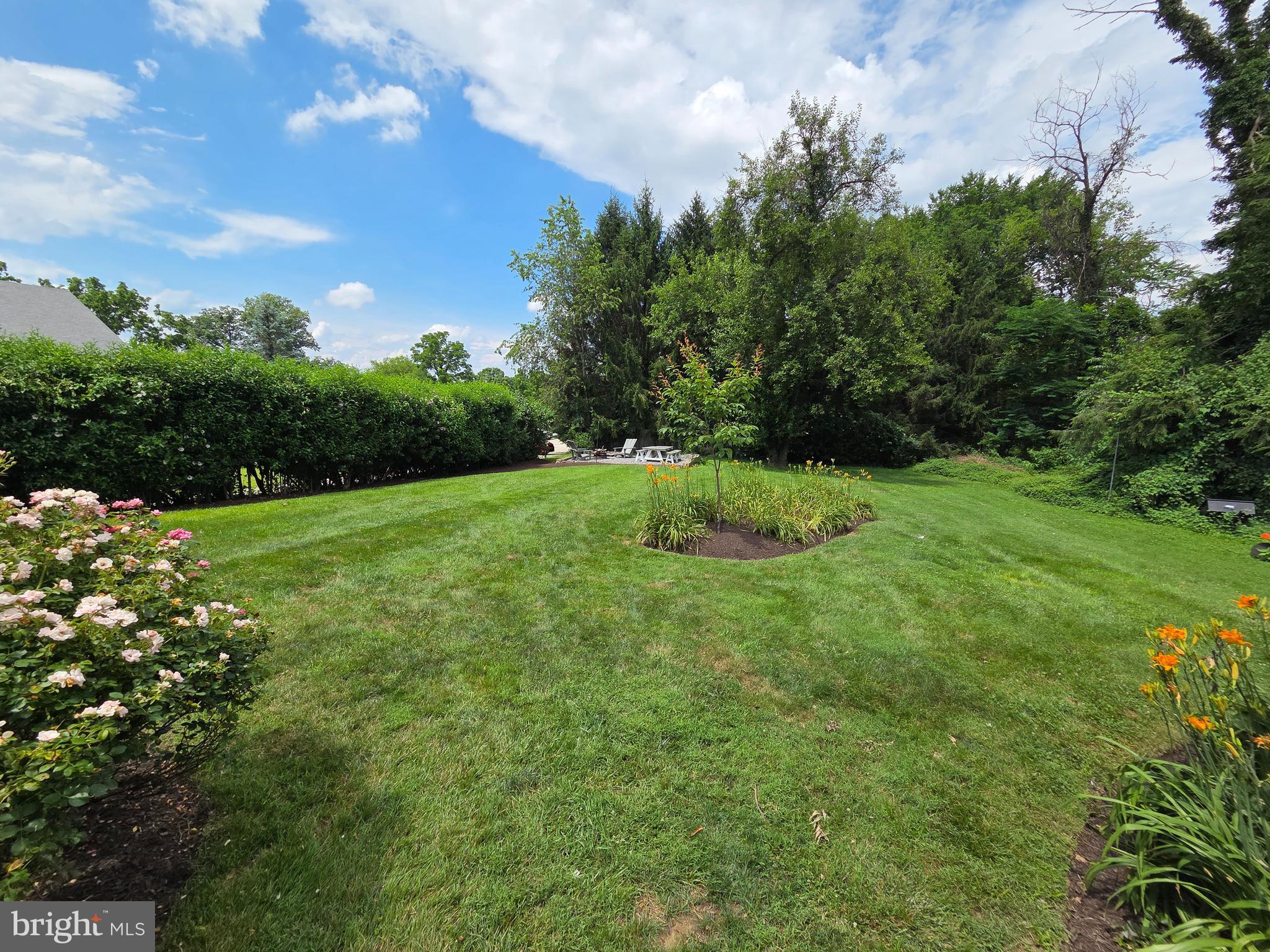 212 W SEMINARY AVENUE