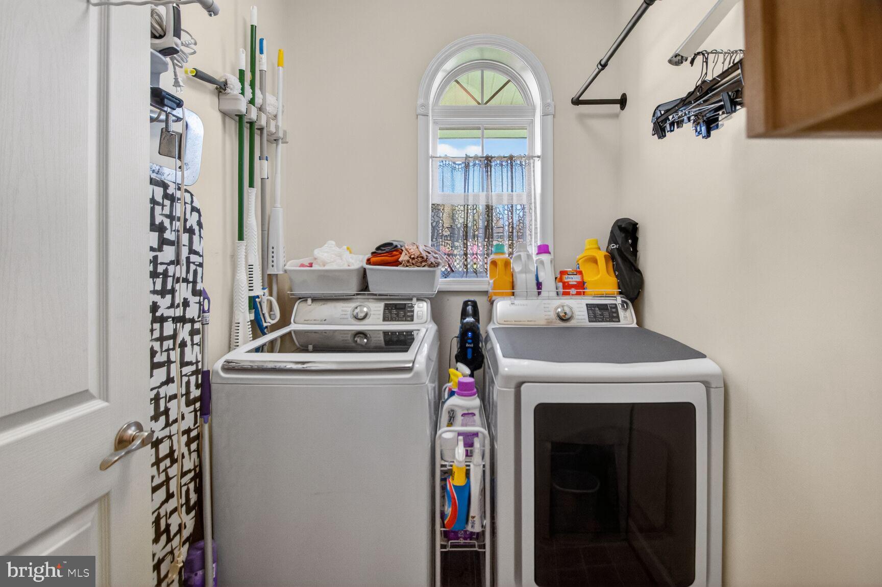 CHESTNUT GROVE - Residential