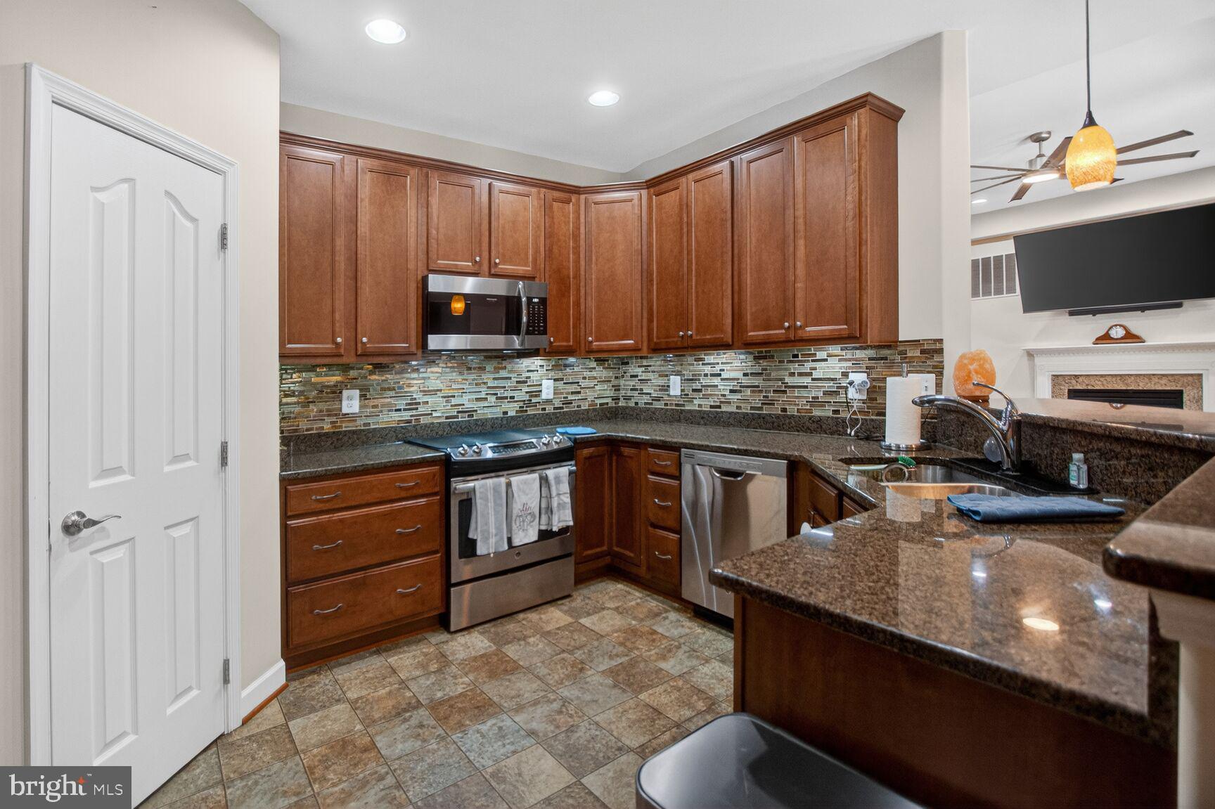 CHESTNUT GROVE - Residential