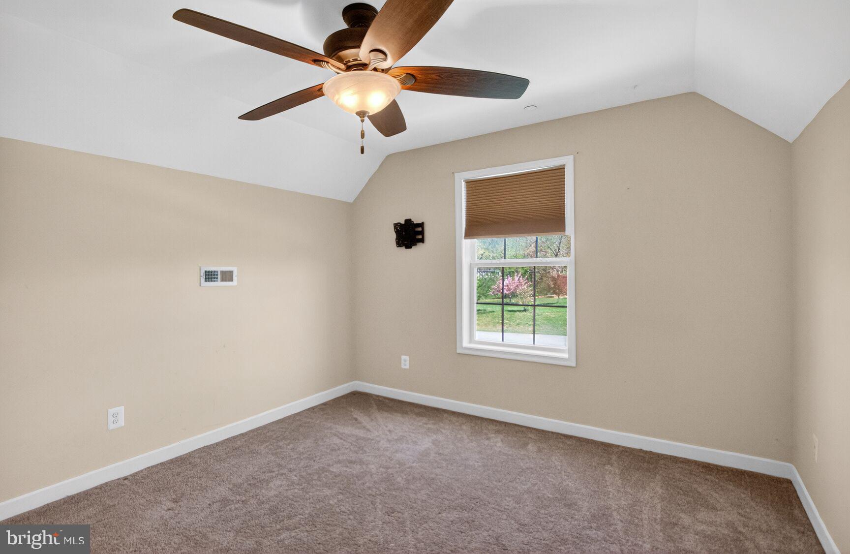 CHESTNUT GROVE - Residential