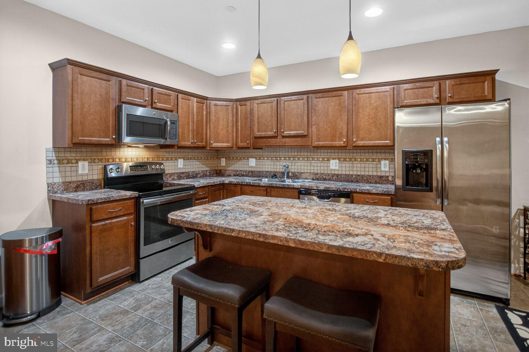 CHESTNUT GROVE - Residential