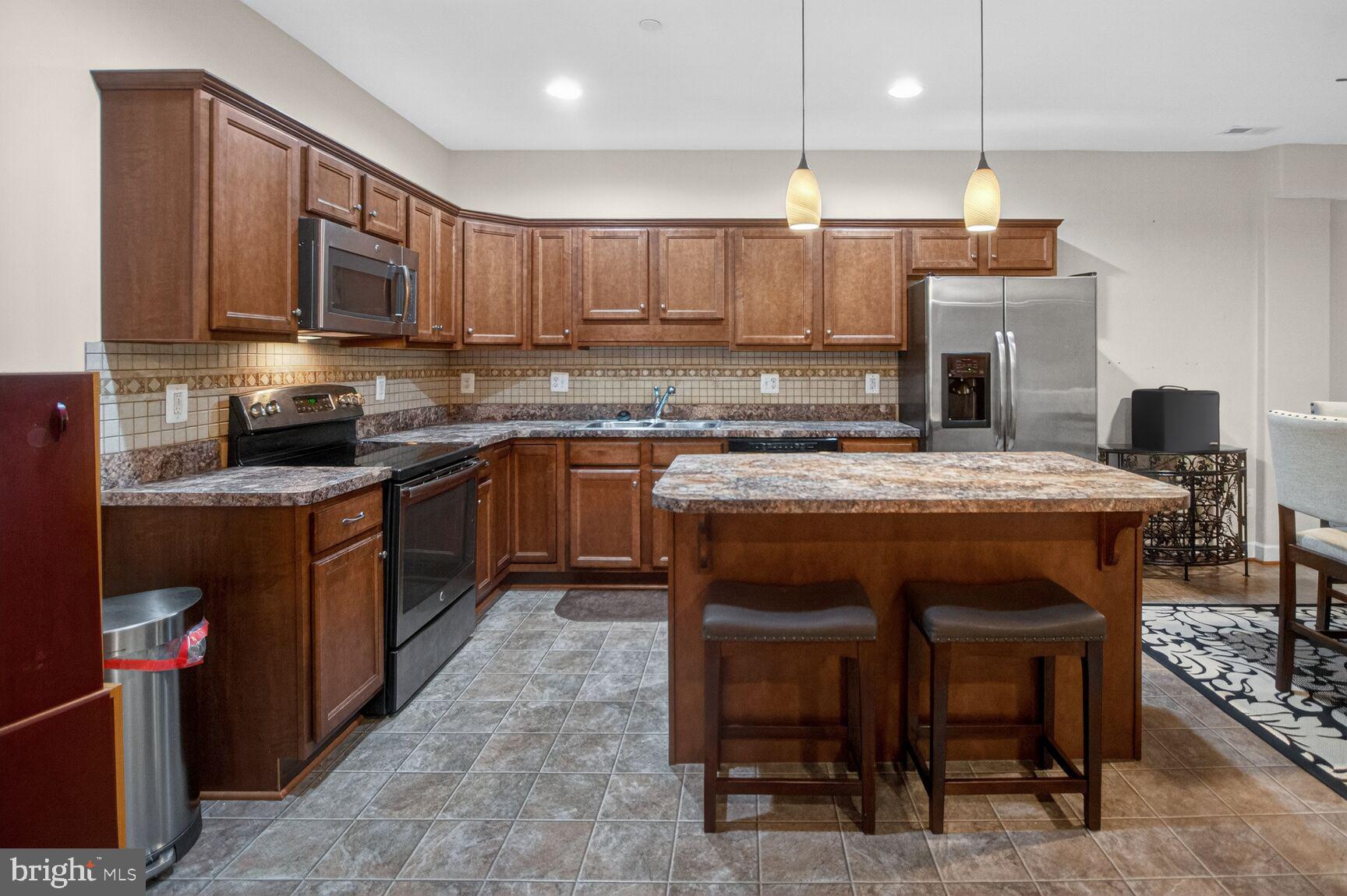 CHESTNUT GROVE - Residential