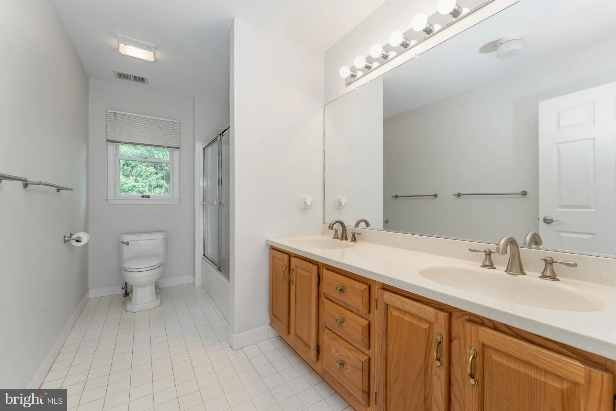 Princeton, New Jersey 08540, United States, 3 Bedrooms Bedrooms, ,3 BathroomsBathrooms,Residential,Contingent,197120