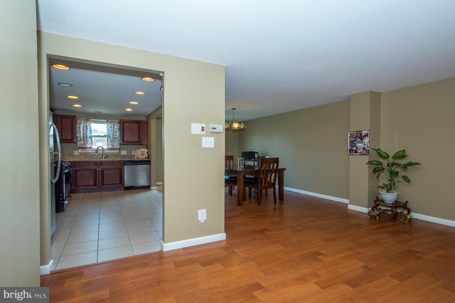 FOX RIDGE MANOR - Residential