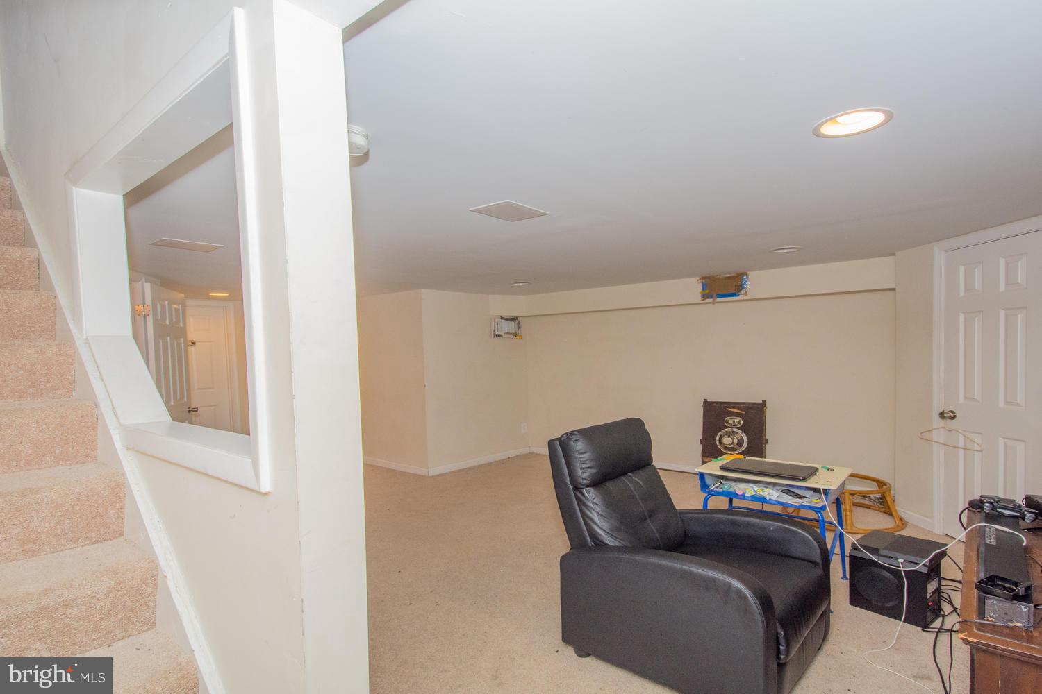 FOX RIDGE MANOR - Residential