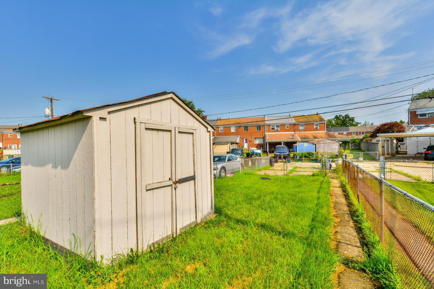 FOX RIDGE MANOR - Residential