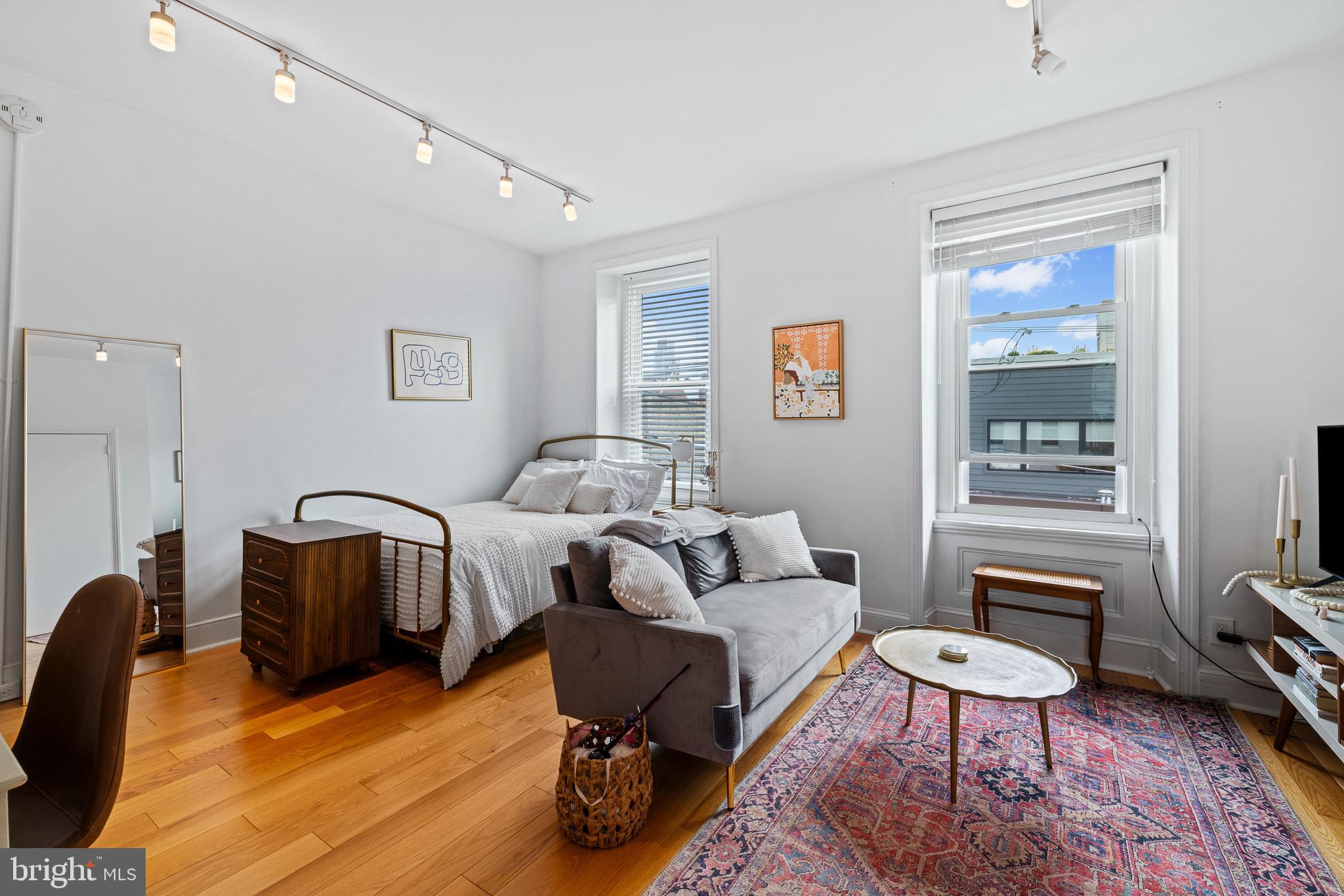 GRADUATE HOSPITAL - Residential Income