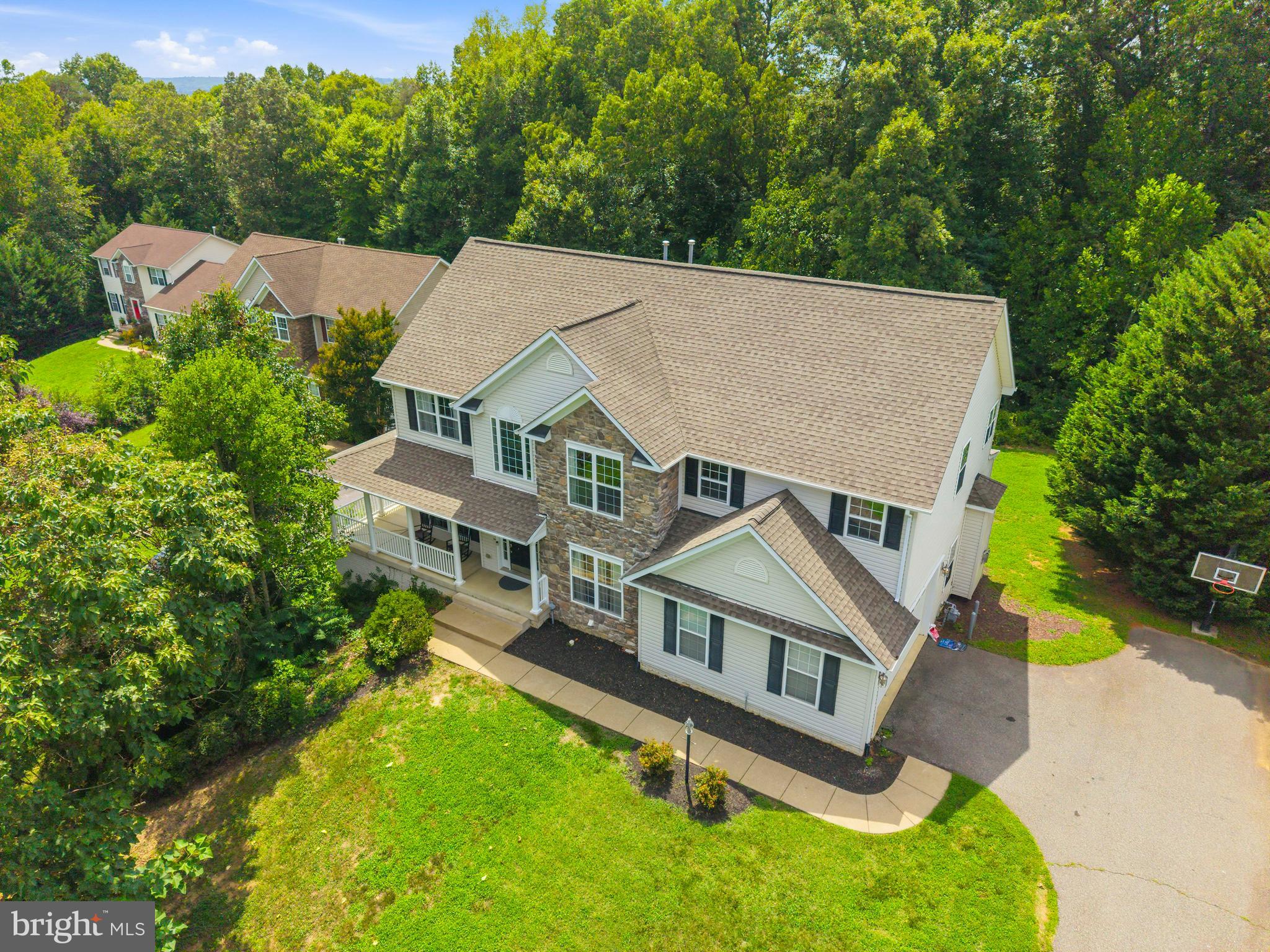6 TOWERING OAKS DRIVE