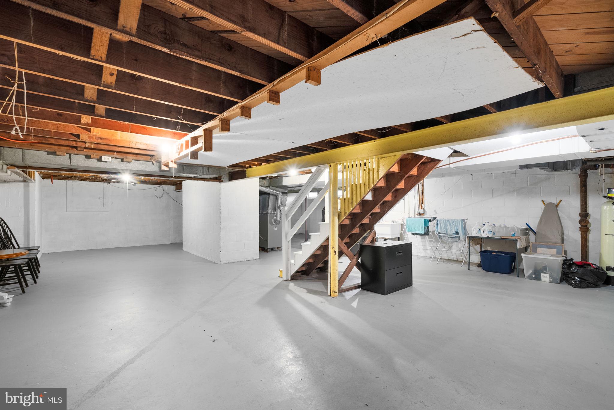 LAYTONSVILLE OUTSIDE - Farm