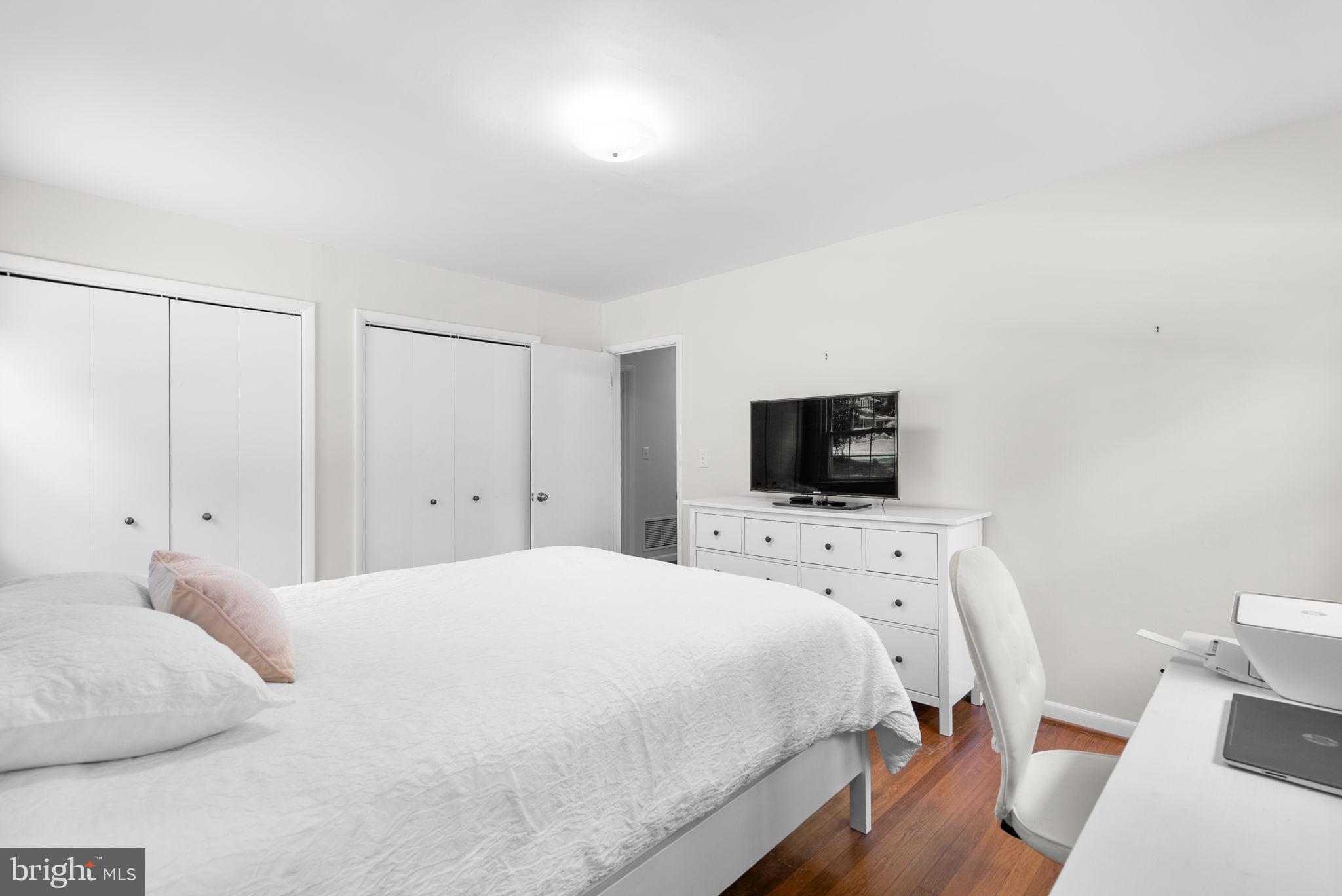 LAYTONSVILLE OUTSIDE - Farm