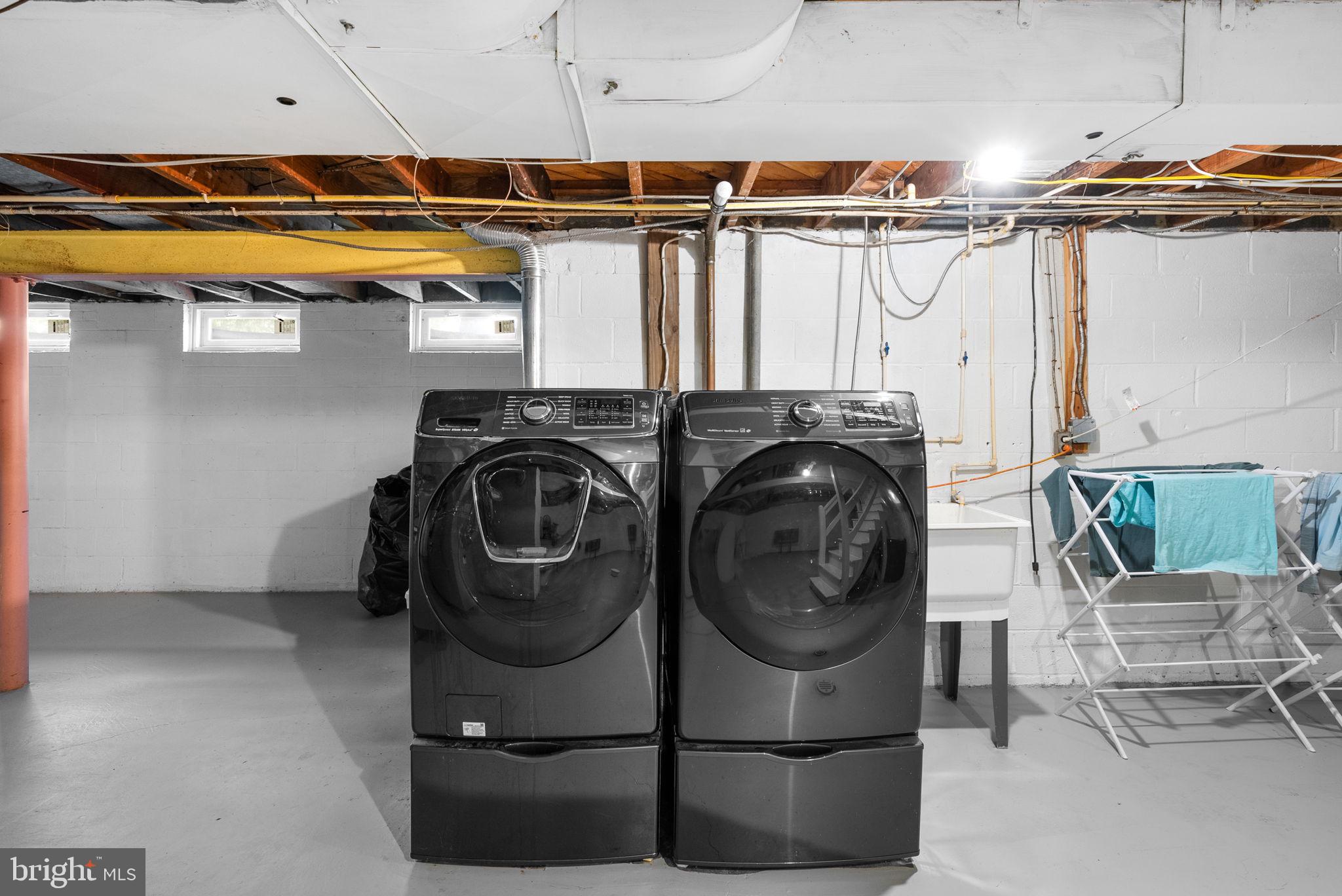 LAYTONSVILLE OUTSIDE - Farm