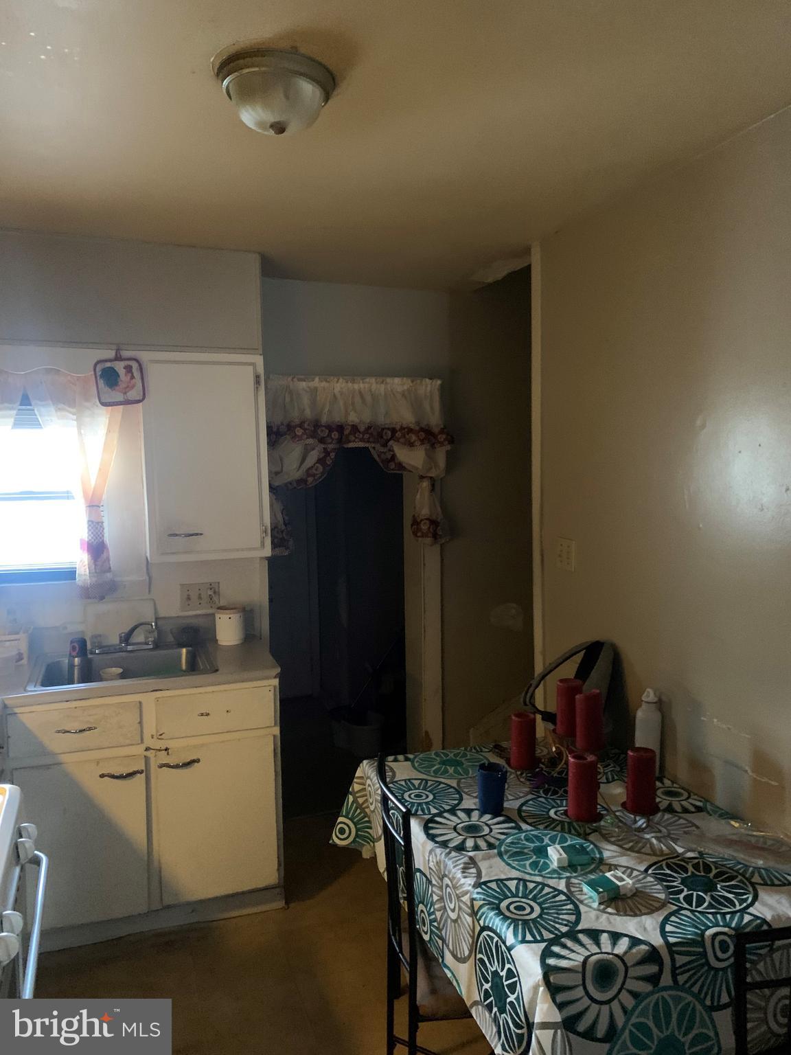 126 W ELM STREET