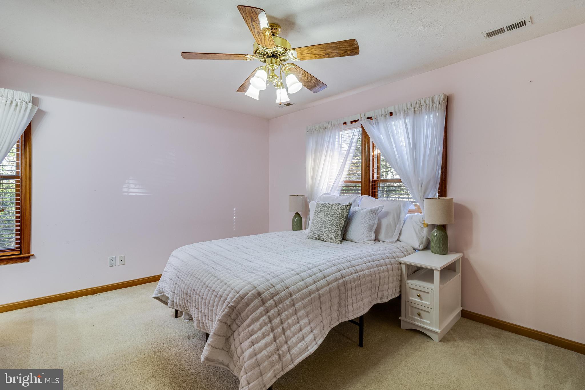 SYCAMORE HOLLOW OF WLDWD - Residential