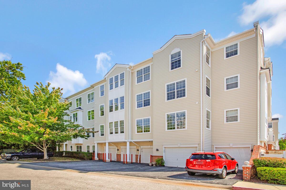 GATHERINGS AT LYNDWOOD - Residential