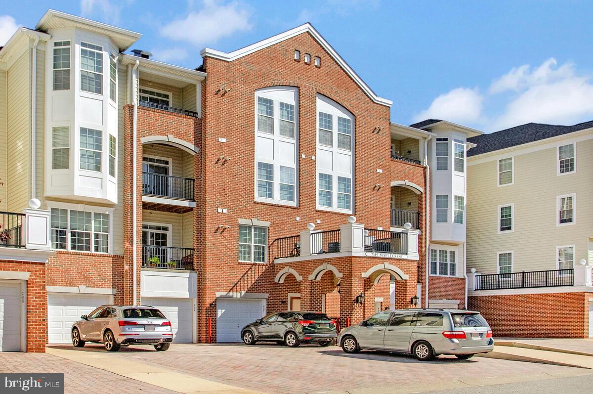 GATHERINGS AT LYNDWOOD - Residential