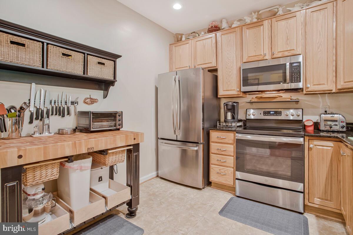 GATHERINGS AT LYNDWOOD - Residential