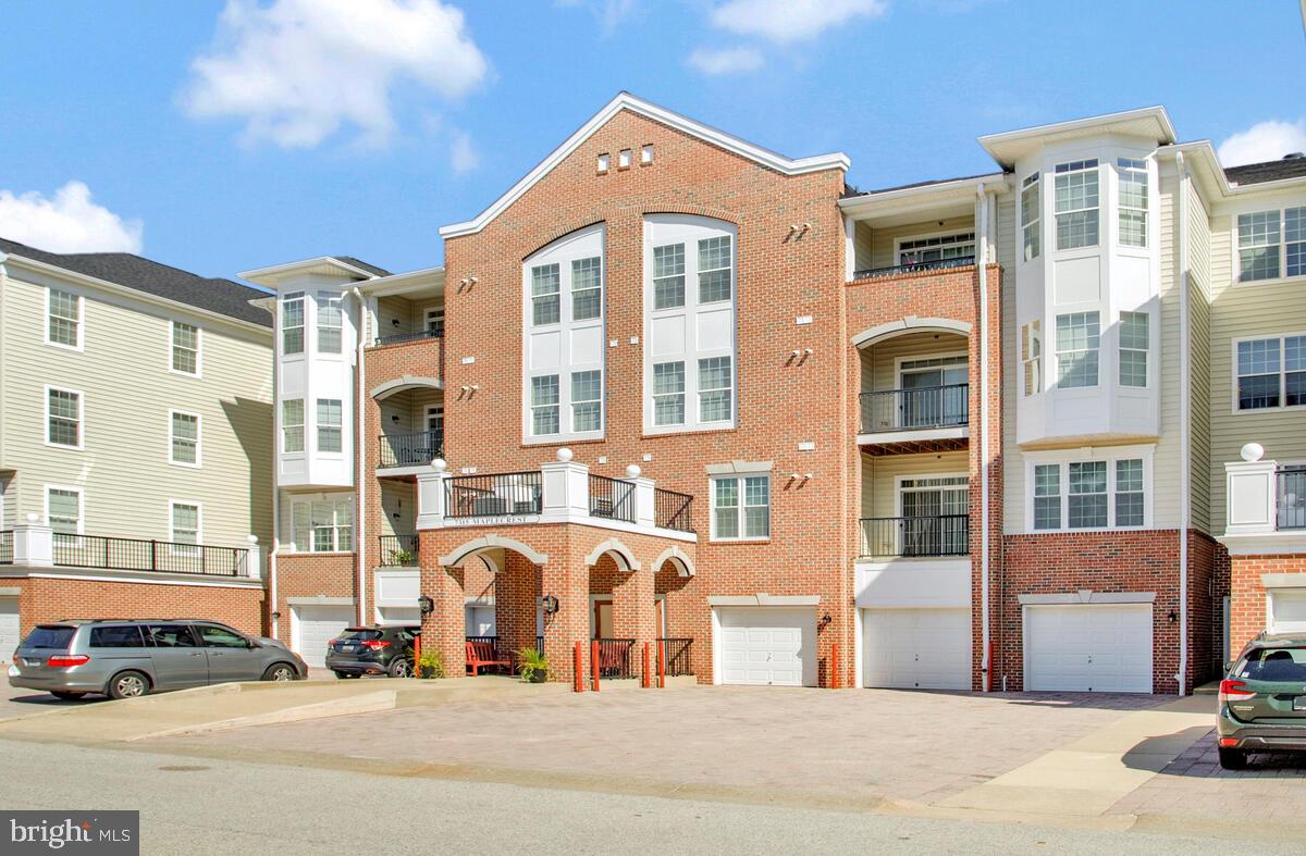 GATHERINGS AT LYNDWOOD - Residential