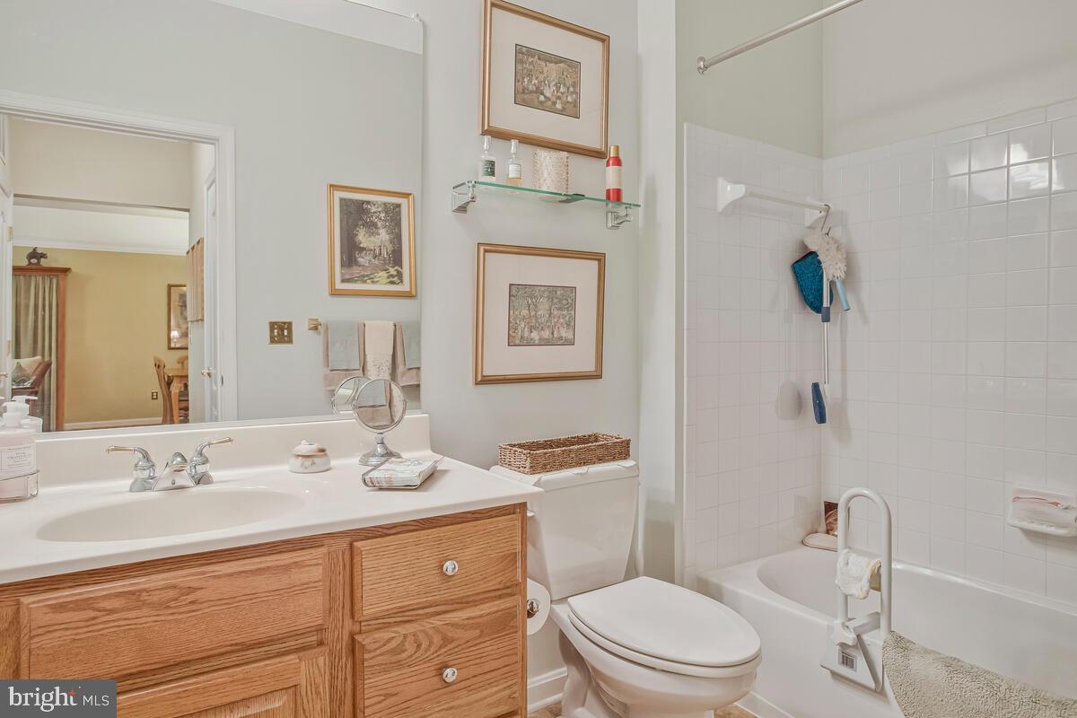 GATHERINGS AT LYNDWOOD - Residential