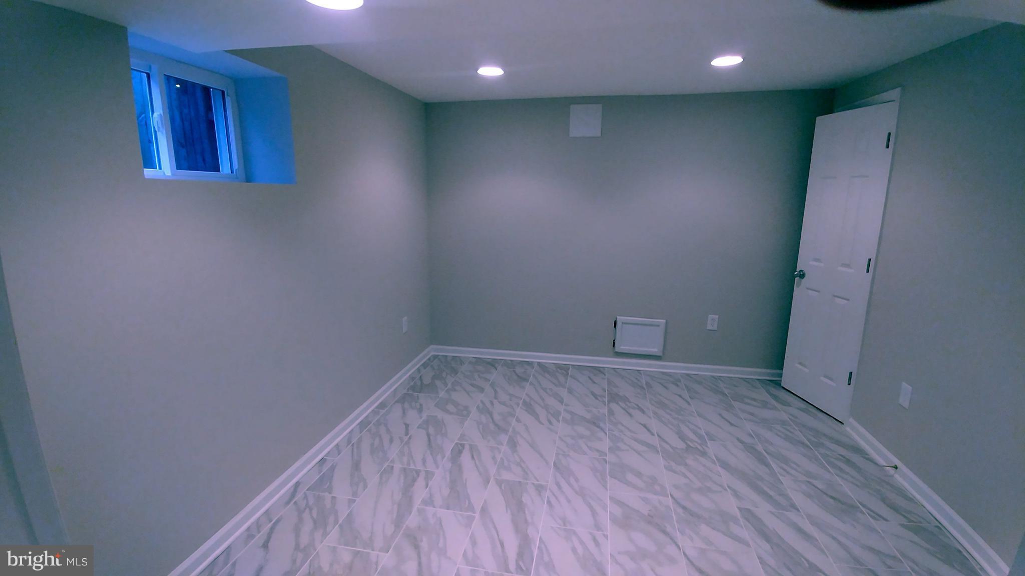 NORTH KENSINGTON - Residential