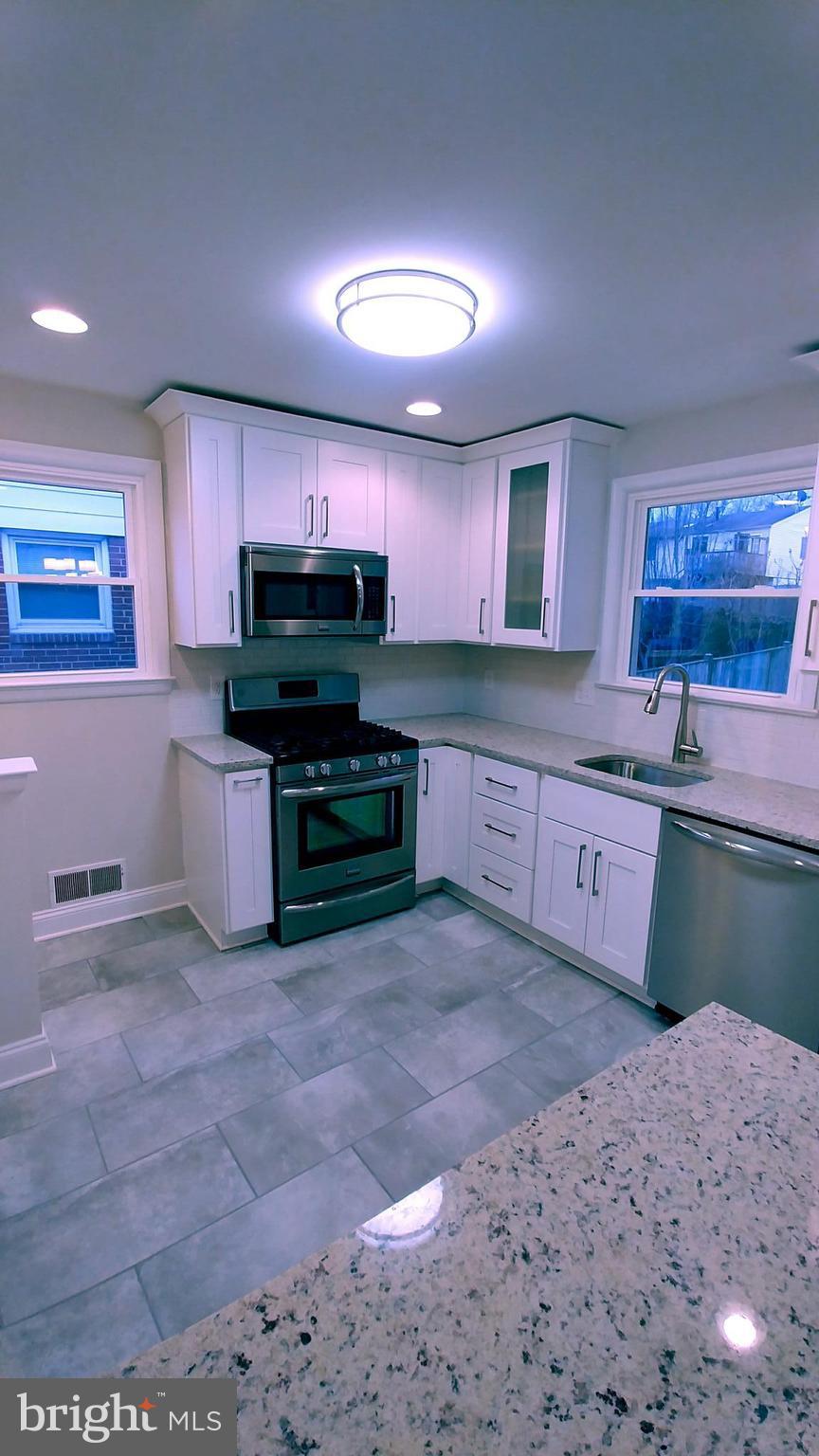 NORTH KENSINGTON - Residential