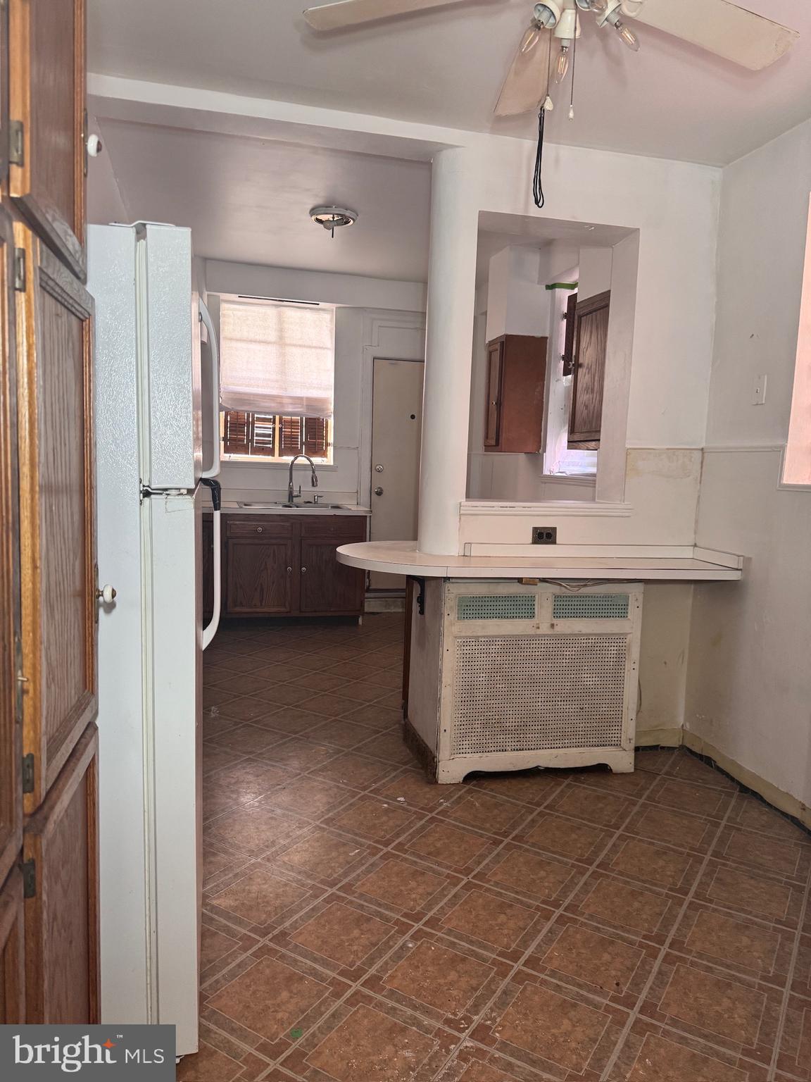 251 N ROBINSON STREET