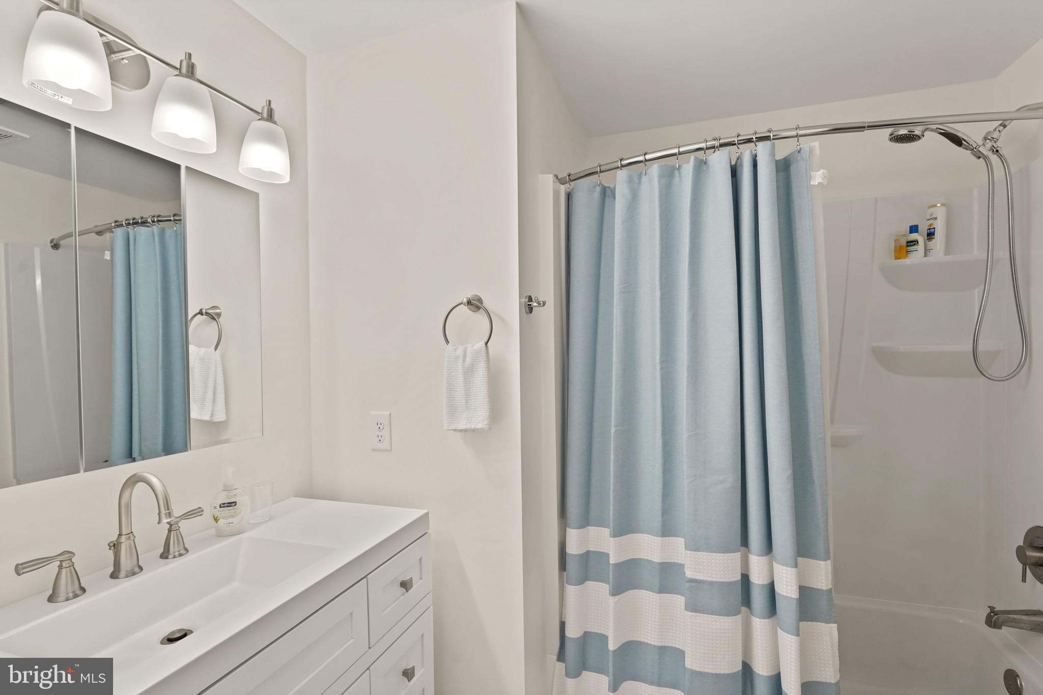 CHALET WOODS - Residential