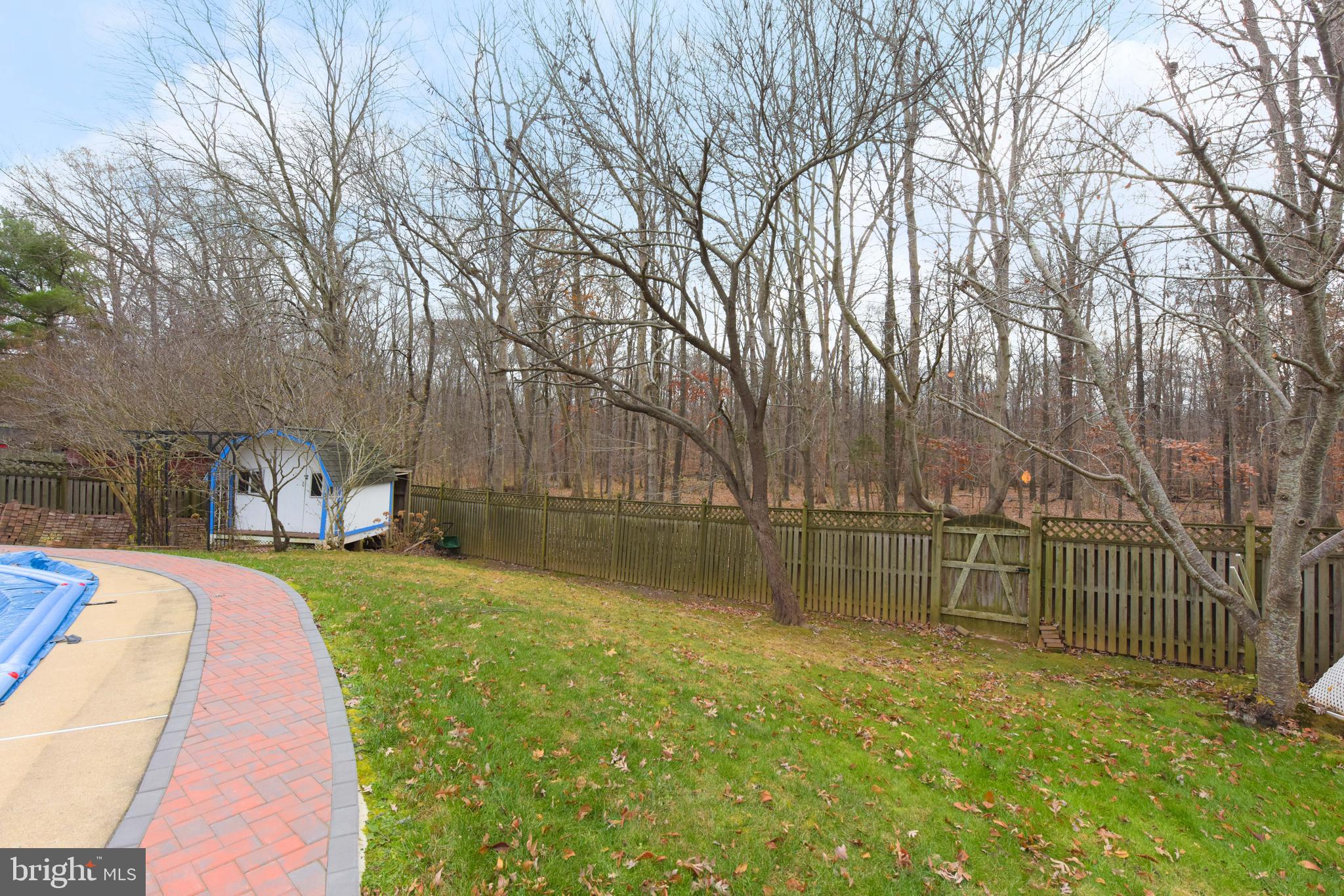 CHALET WOODS - Residential