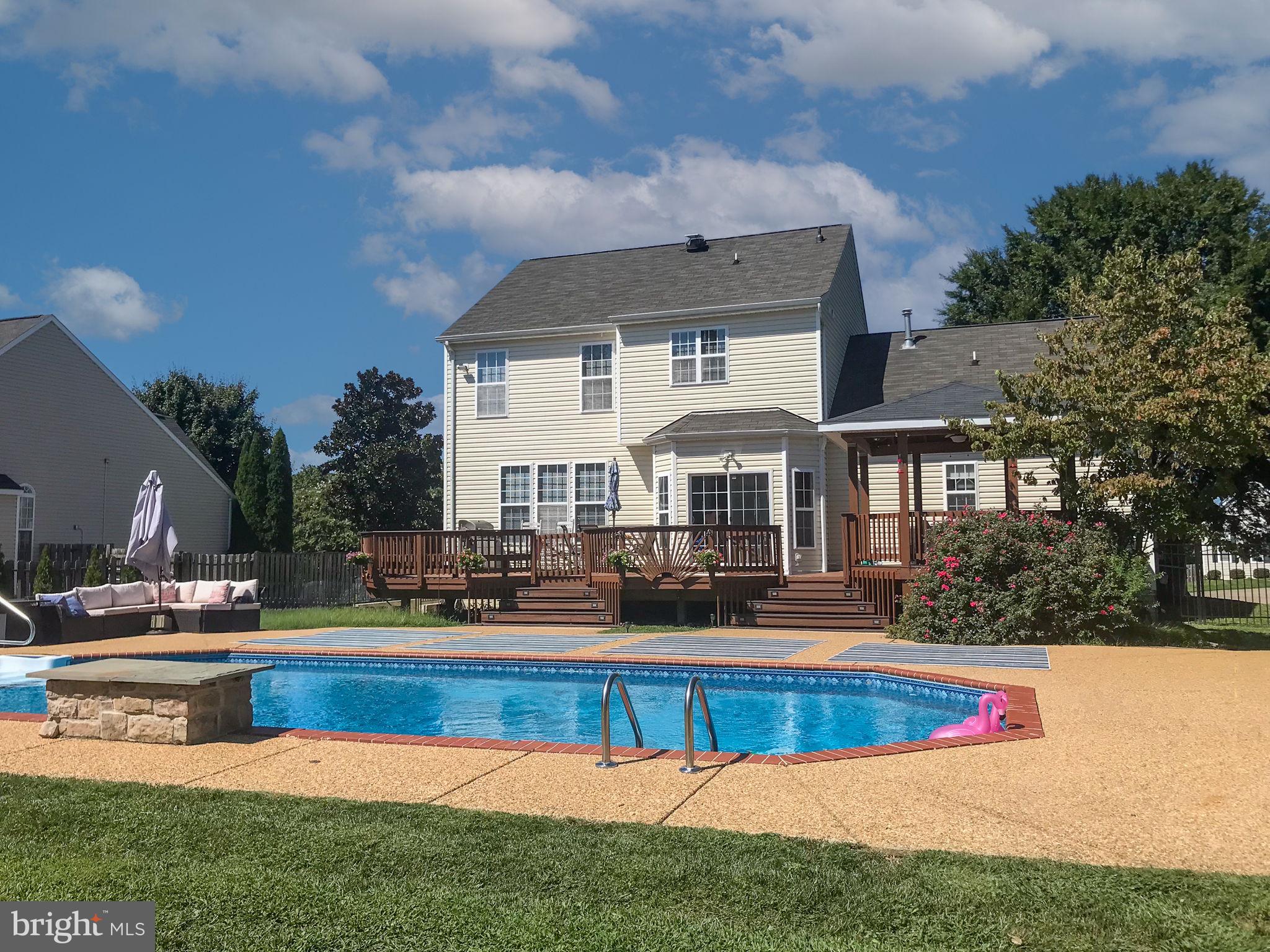 ESTATES AT WALNUT HILLS - Residential