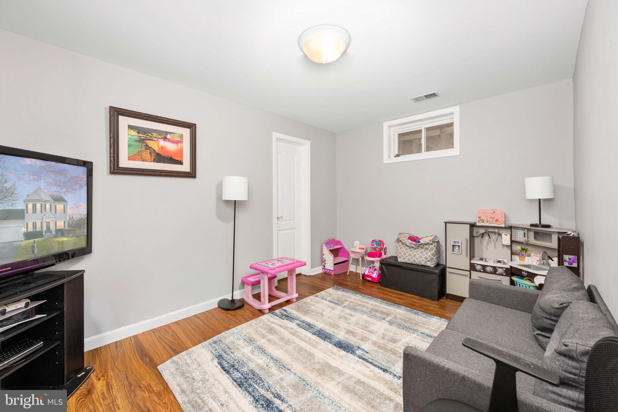 ESTATES AT WALNUT HILLS - Residential