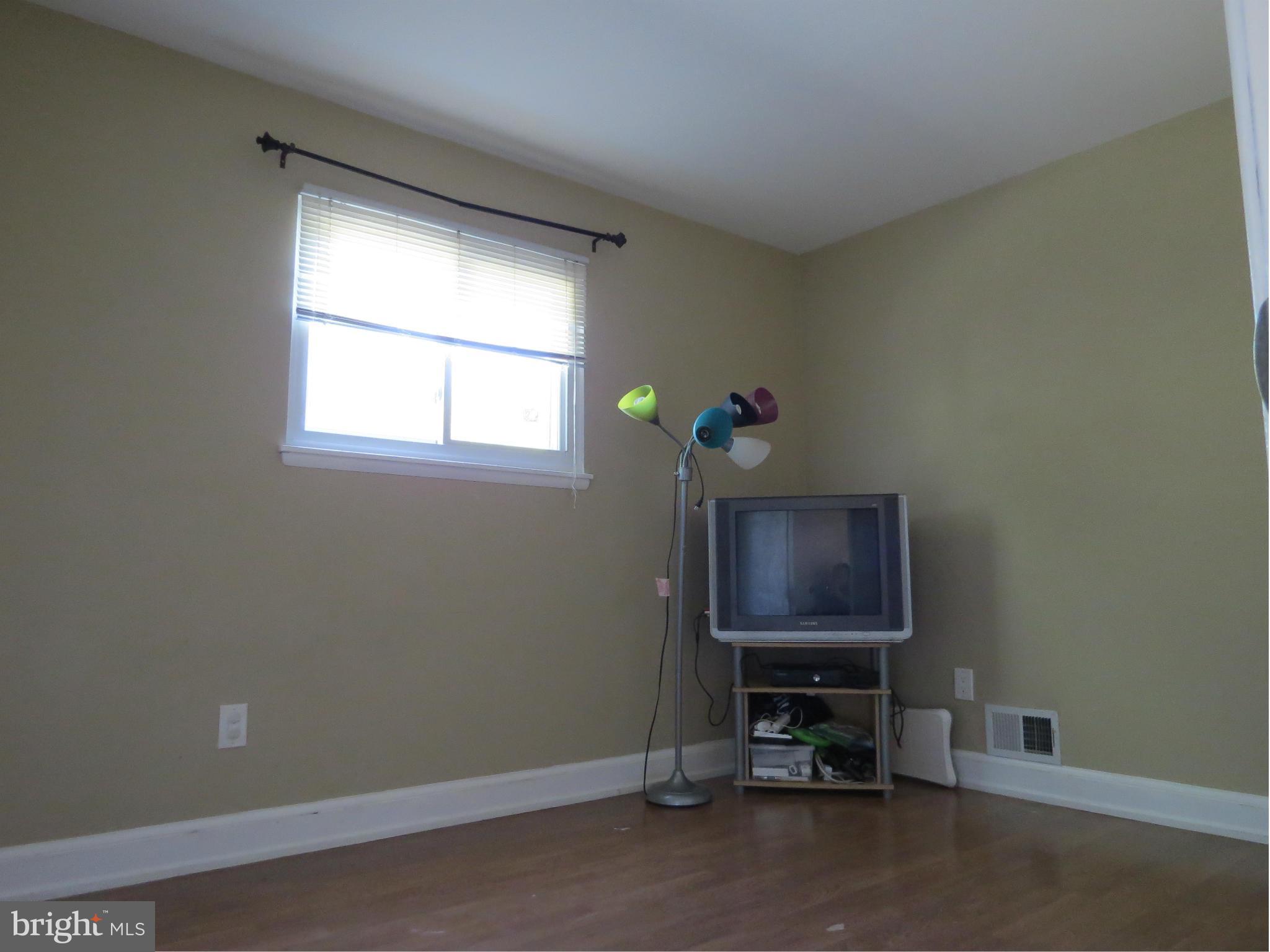 MILL CREEK TOWNE - Residential Lease