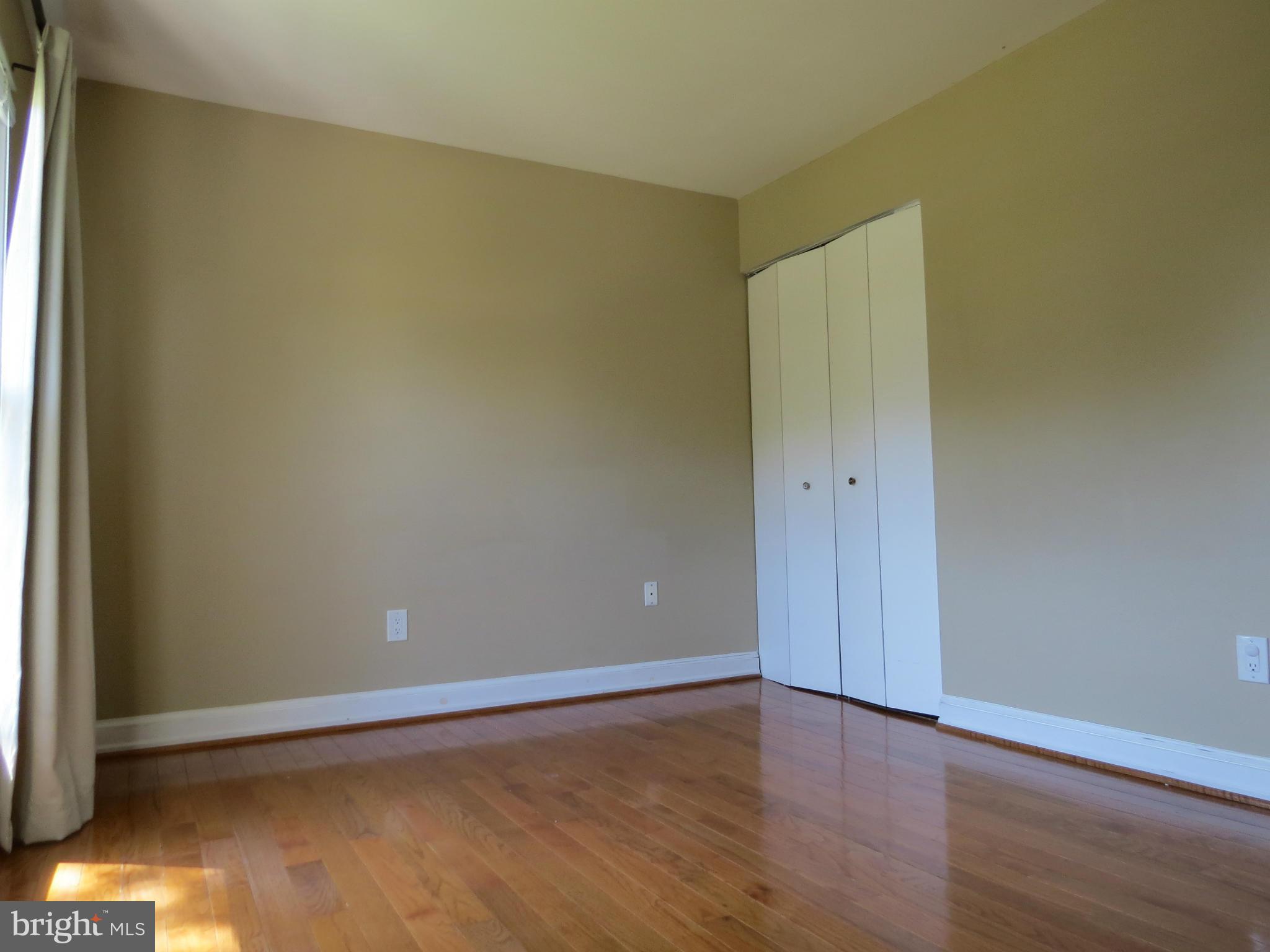 MILL CREEK TOWNE - Residential Lease