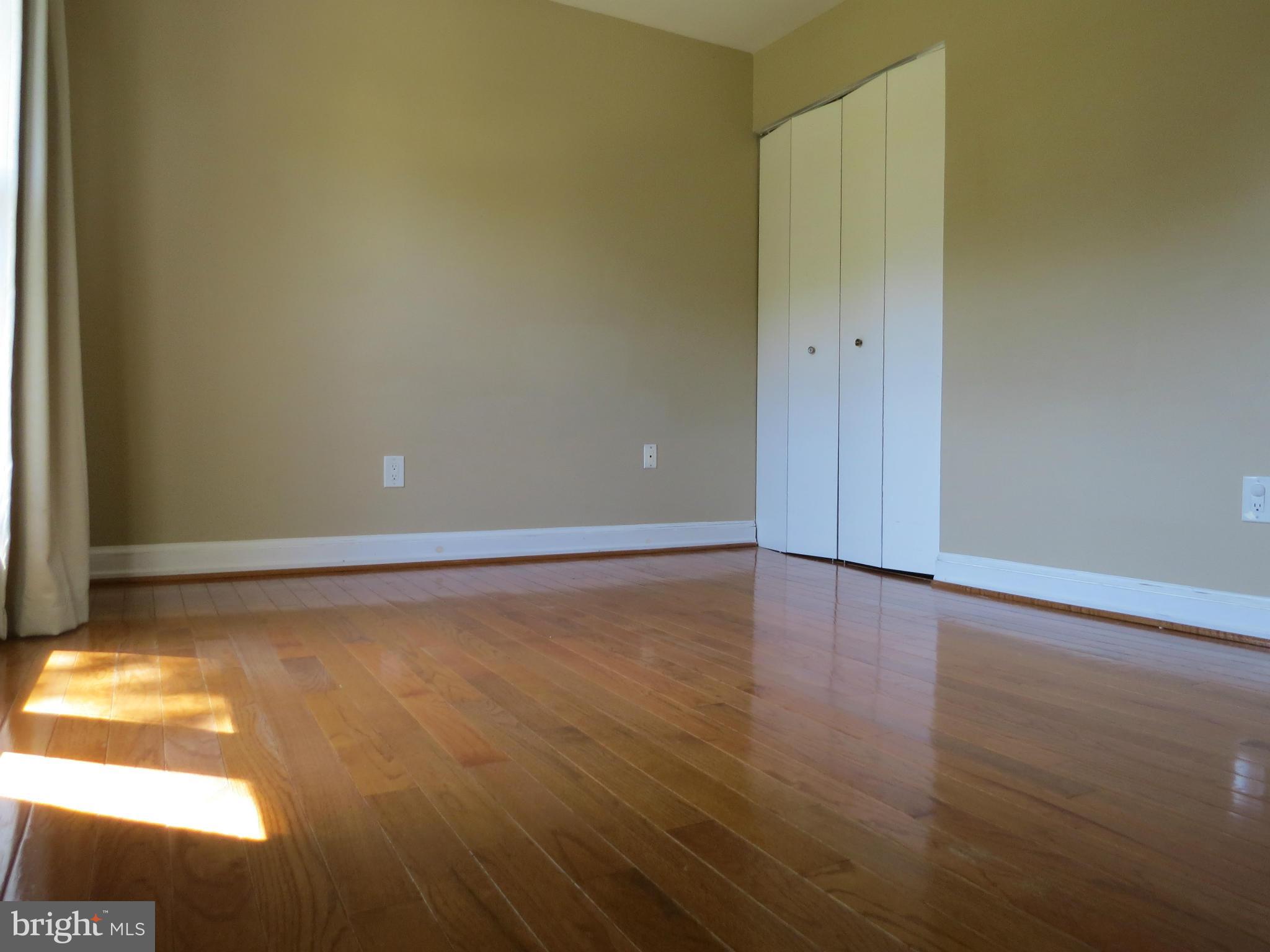 MILL CREEK TOWNE - Residential Lease