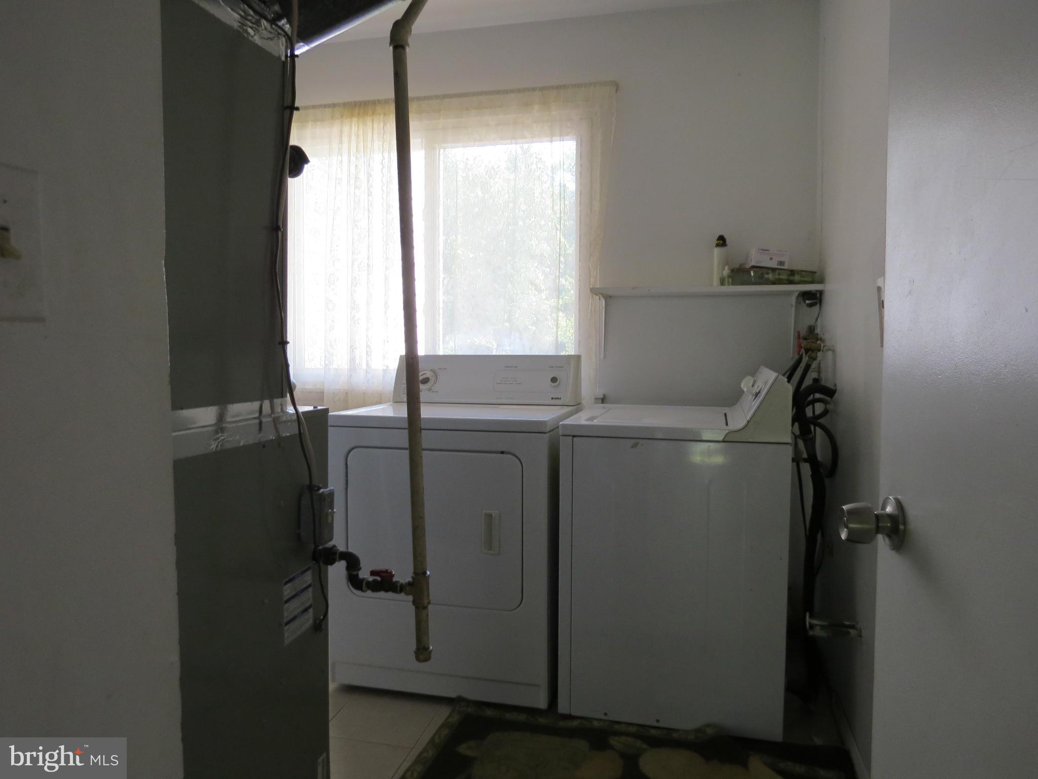 MILL CREEK TOWNE - Residential Lease