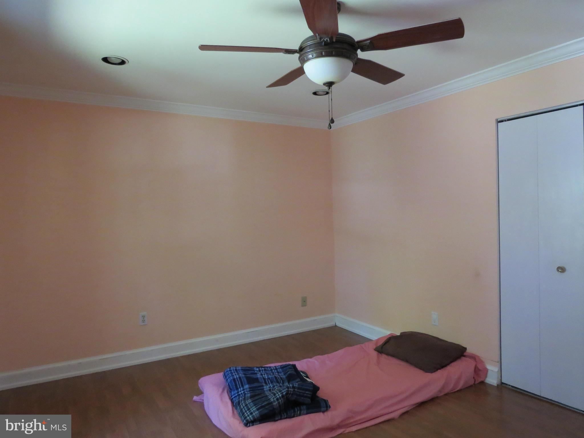 MILL CREEK TOWNE - Residential Lease