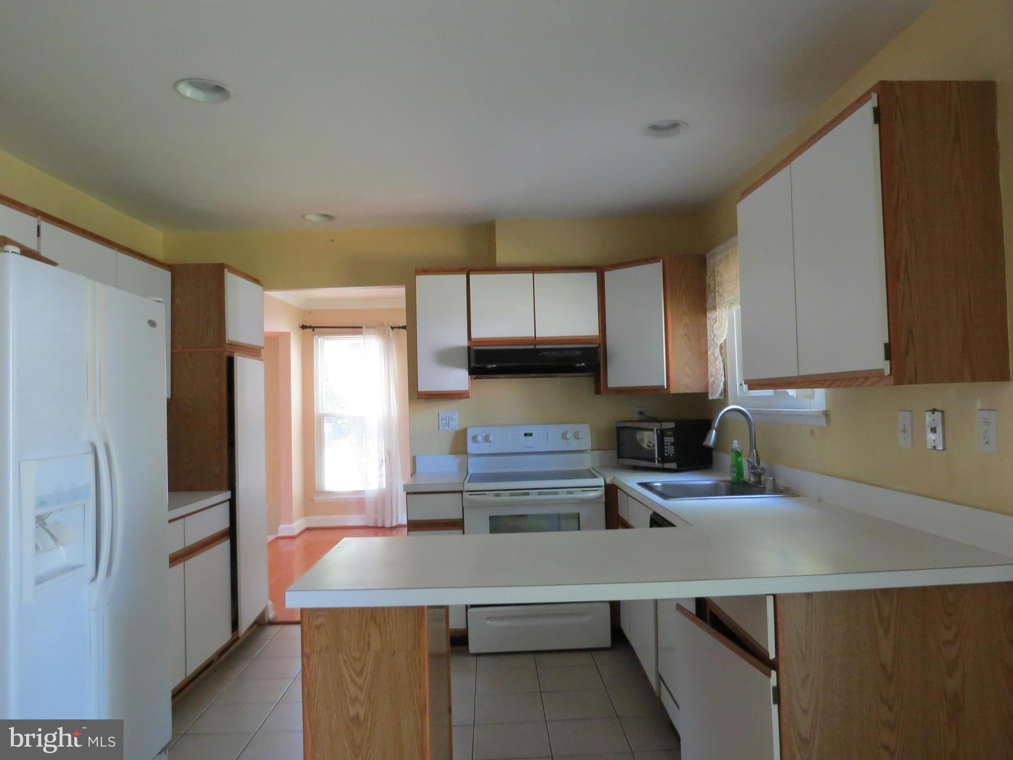 MILL CREEK TOWNE - Residential Lease