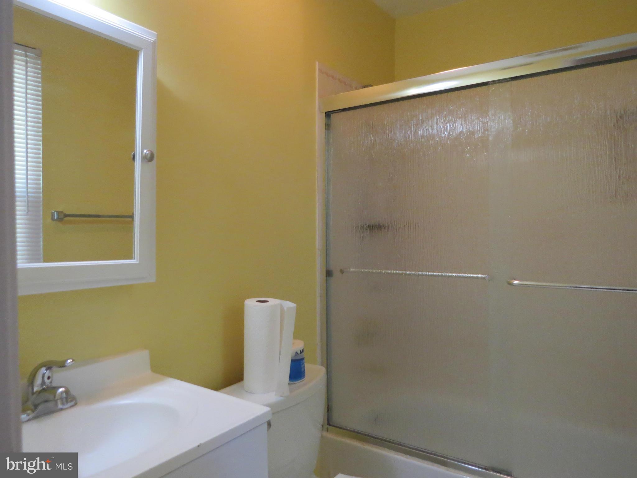 MILL CREEK TOWNE - Residential Lease