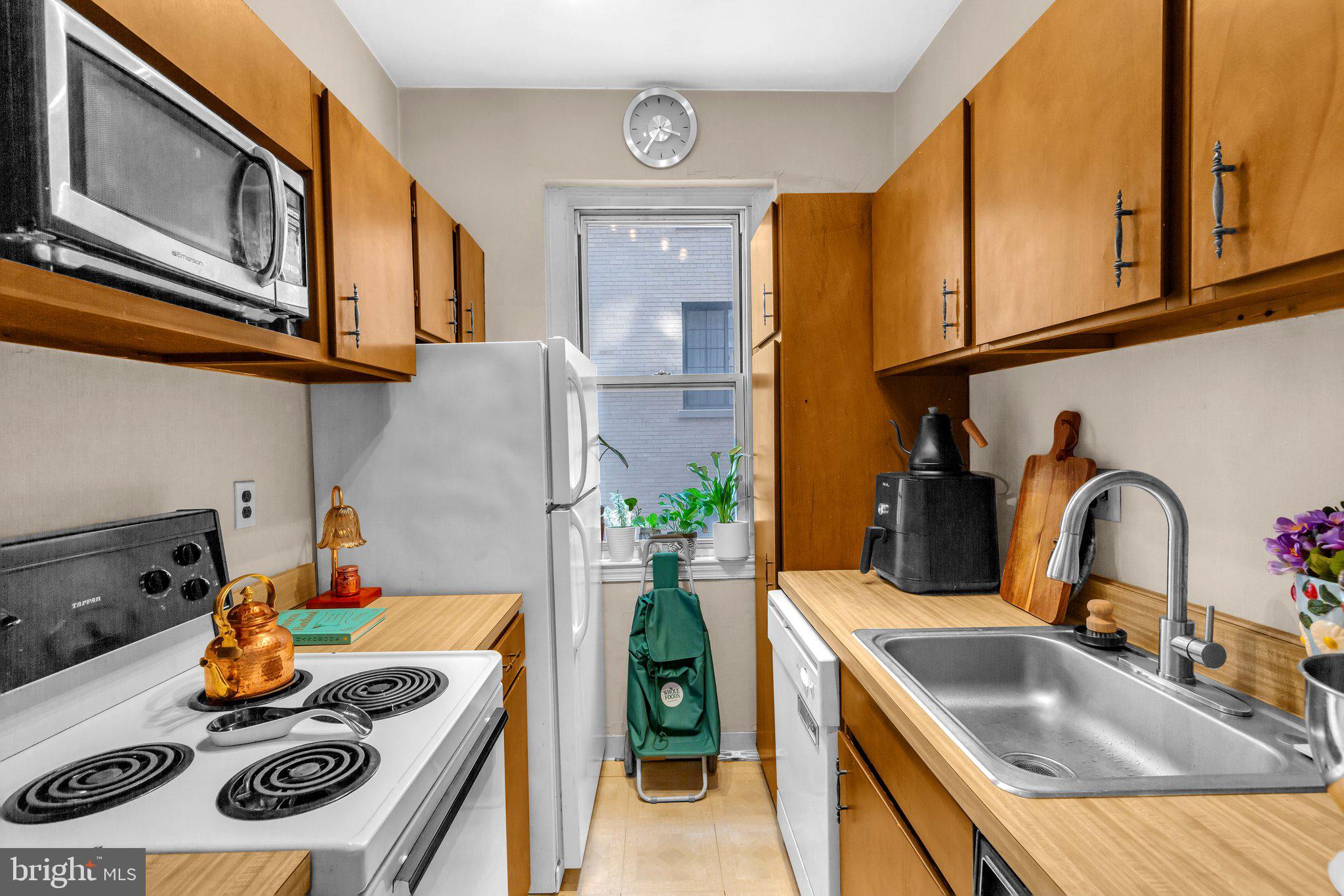 1725 NEW HAMPSHIRE AVENUE NW 303