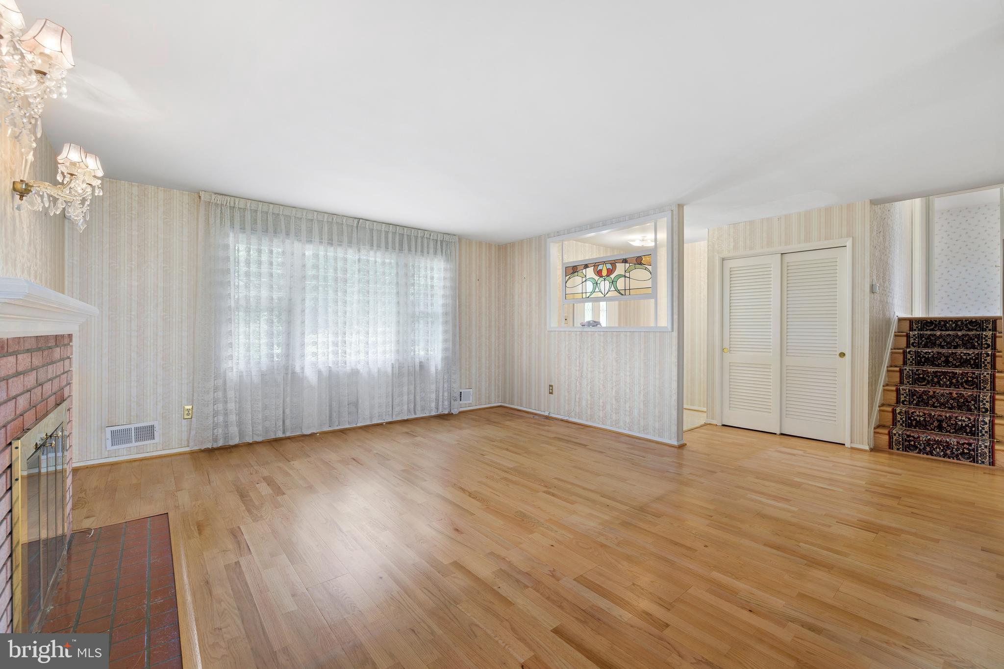 CRESTWOOD MANOR - Residential