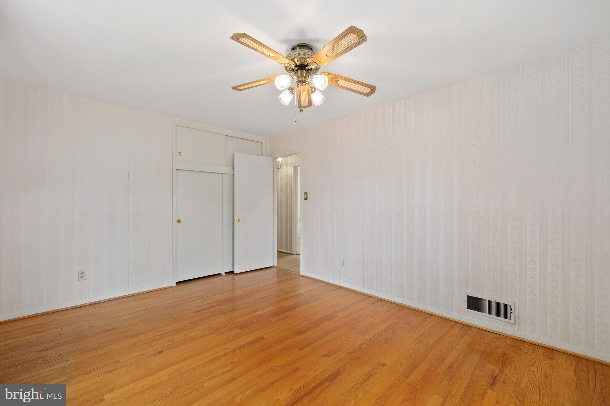 CRESTWOOD MANOR - Residential