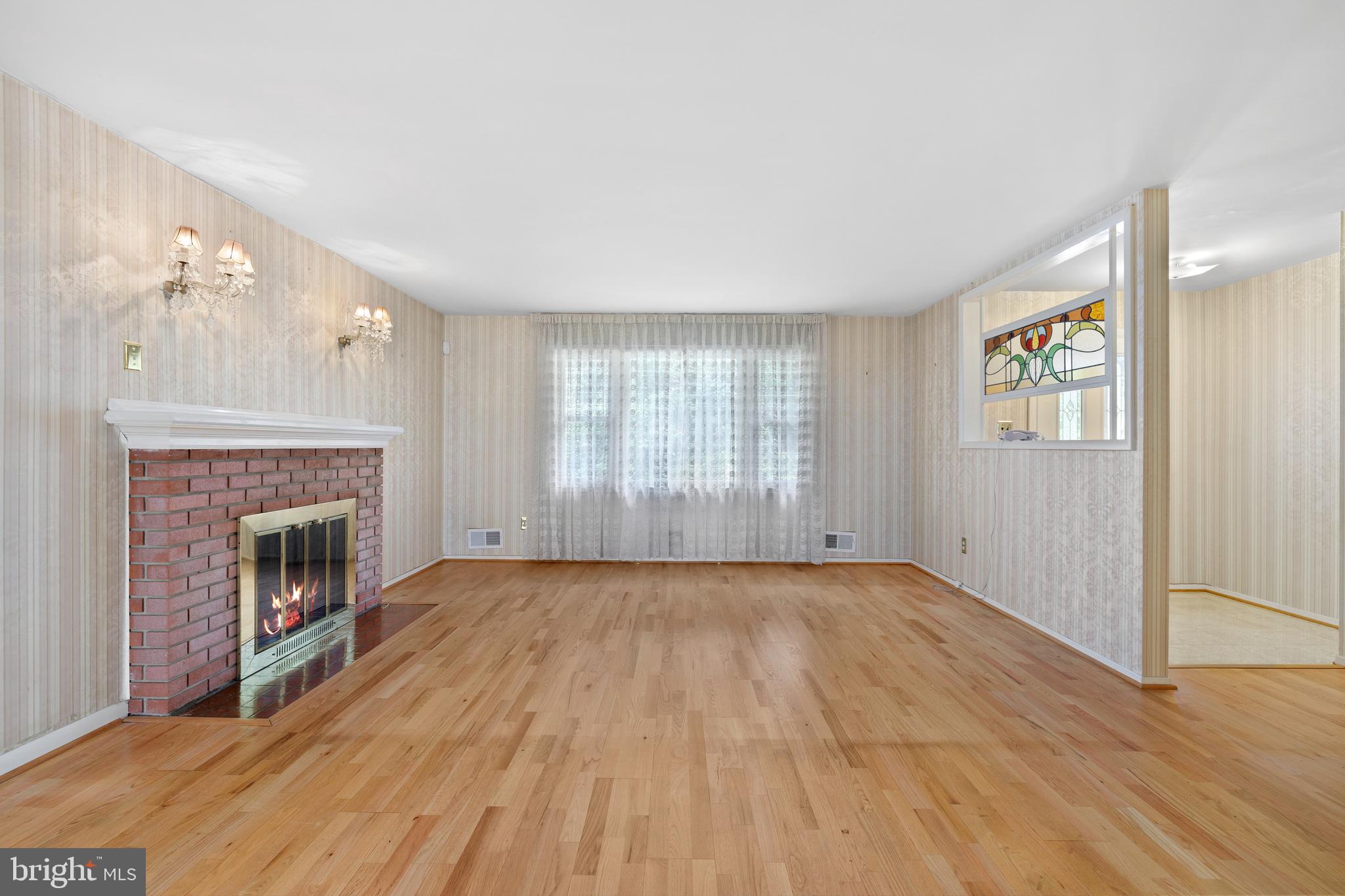 CRESTWOOD MANOR - Residential